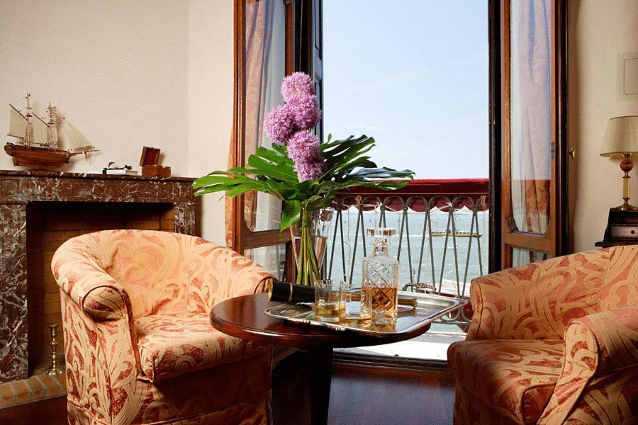 Junior Suite Lagoon View