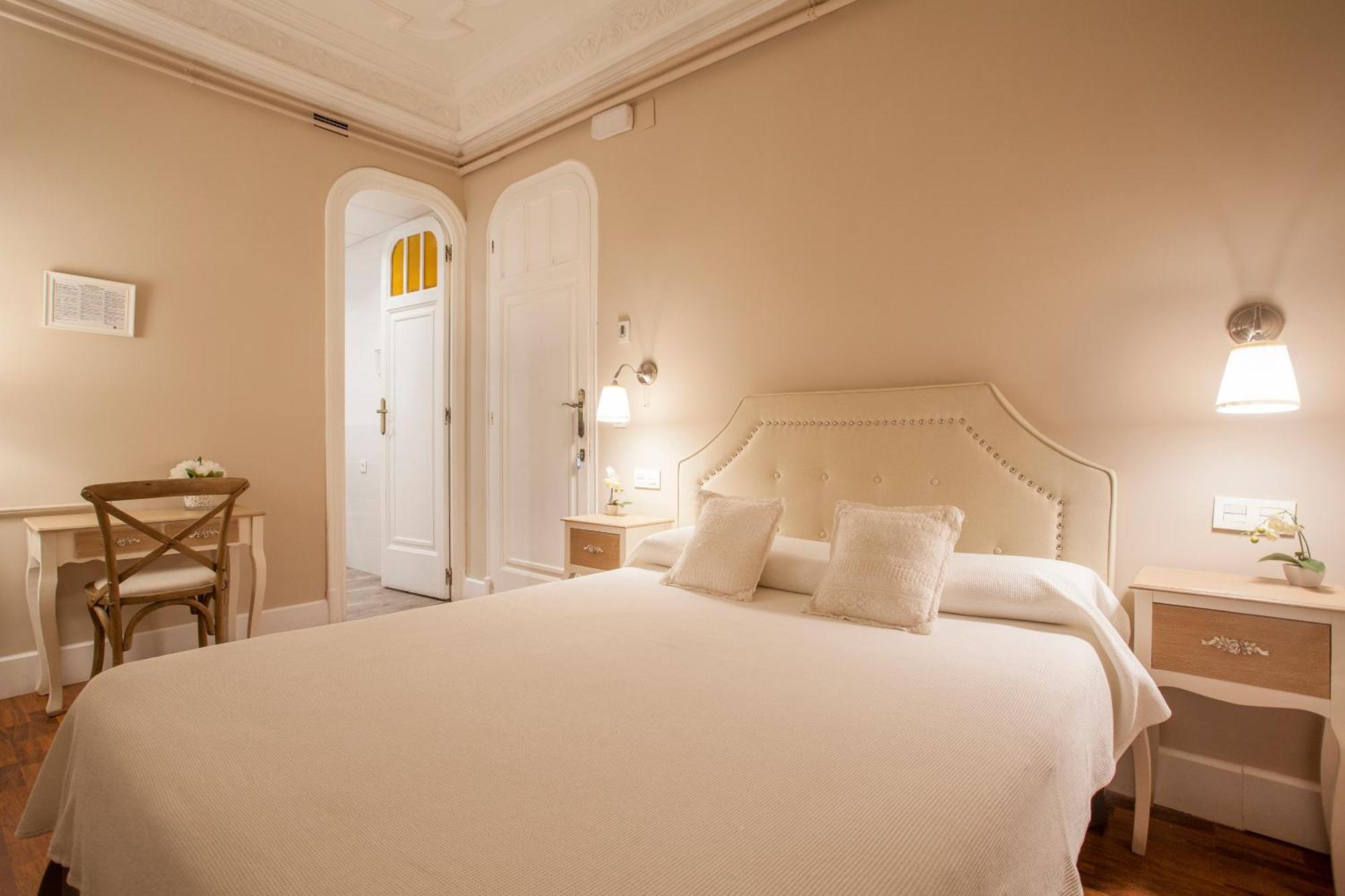 Standard Queen Room Private bathroom