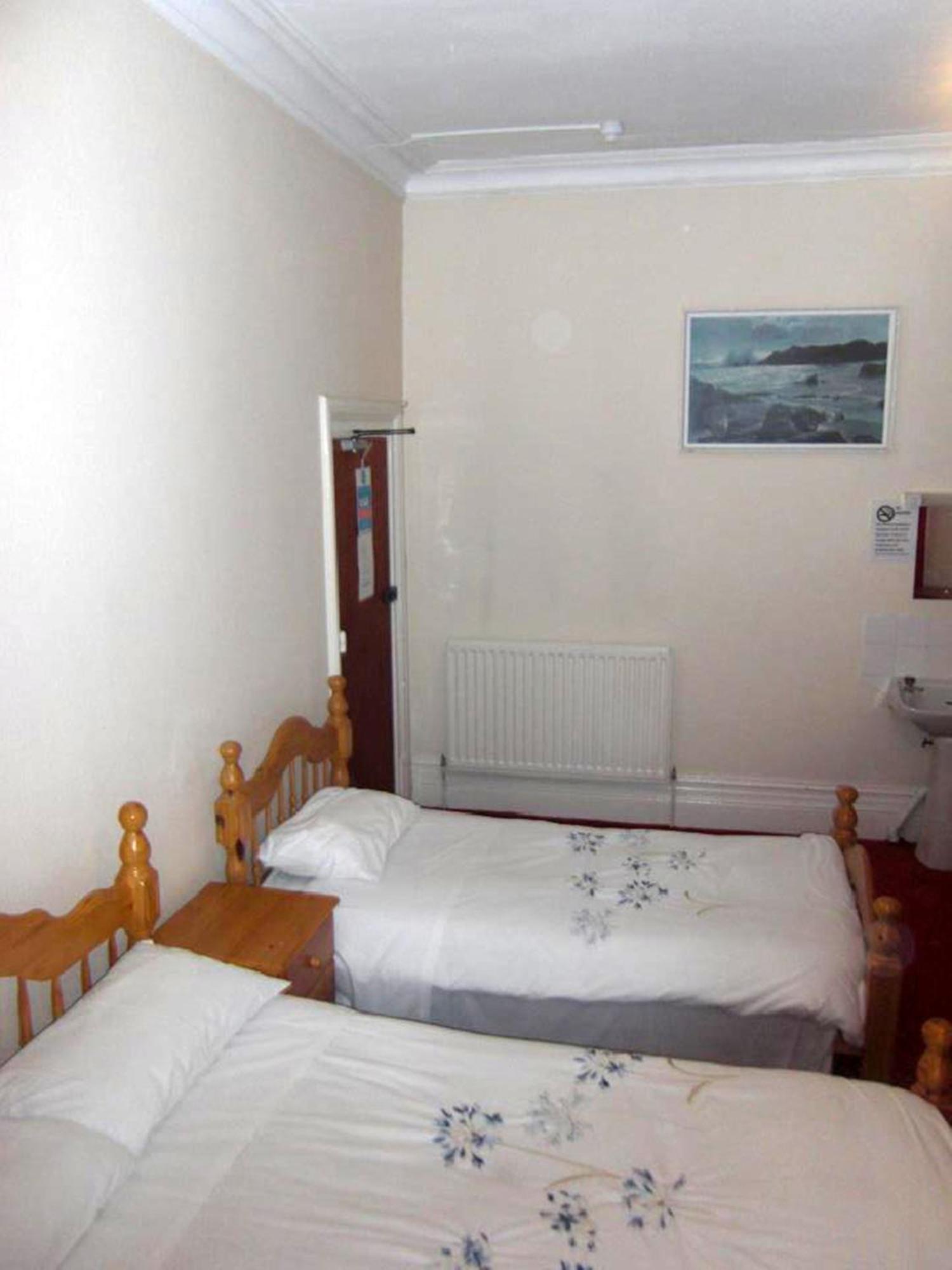 Basic Triple Room