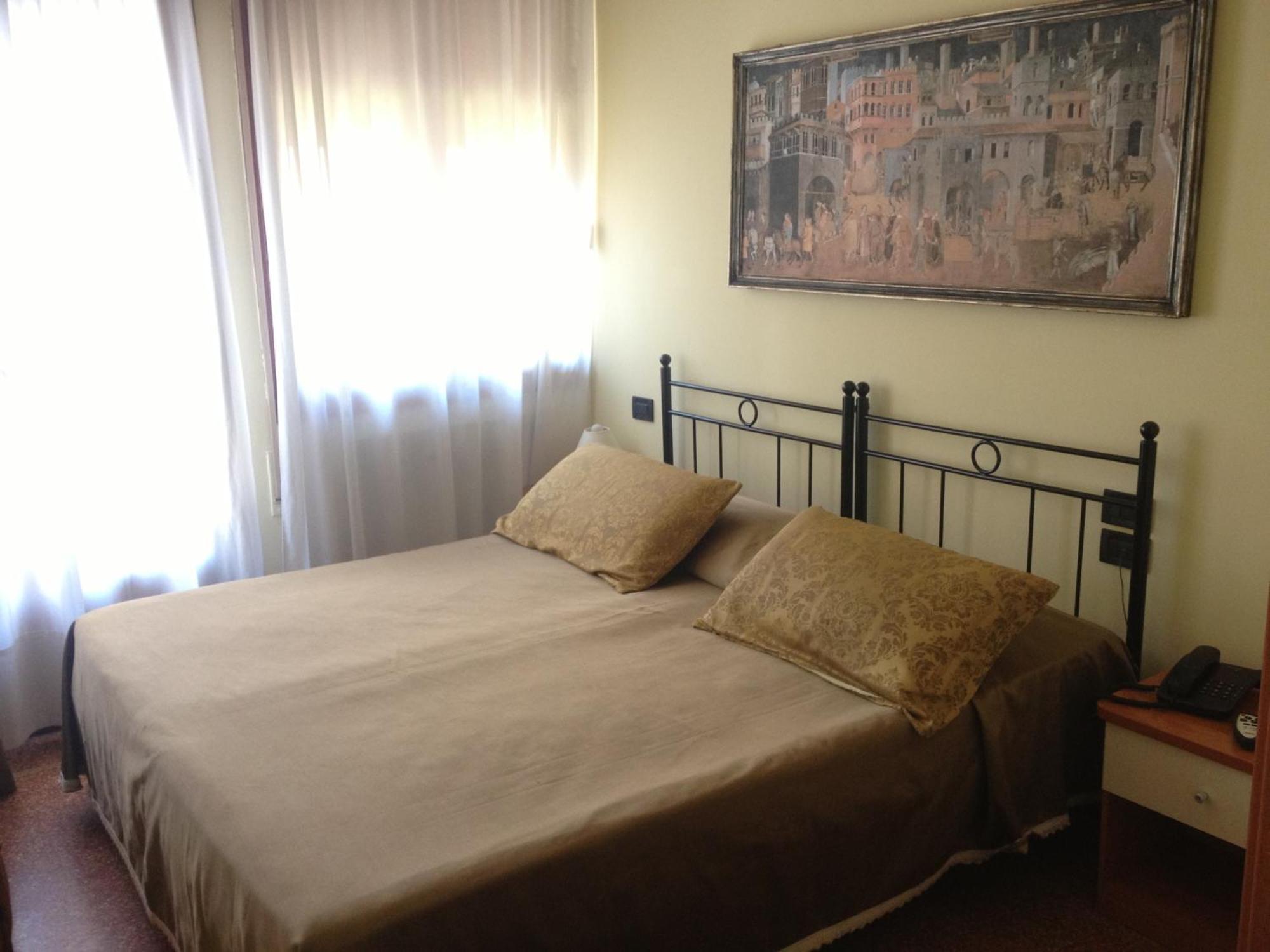 Double Room Private External Bathroom