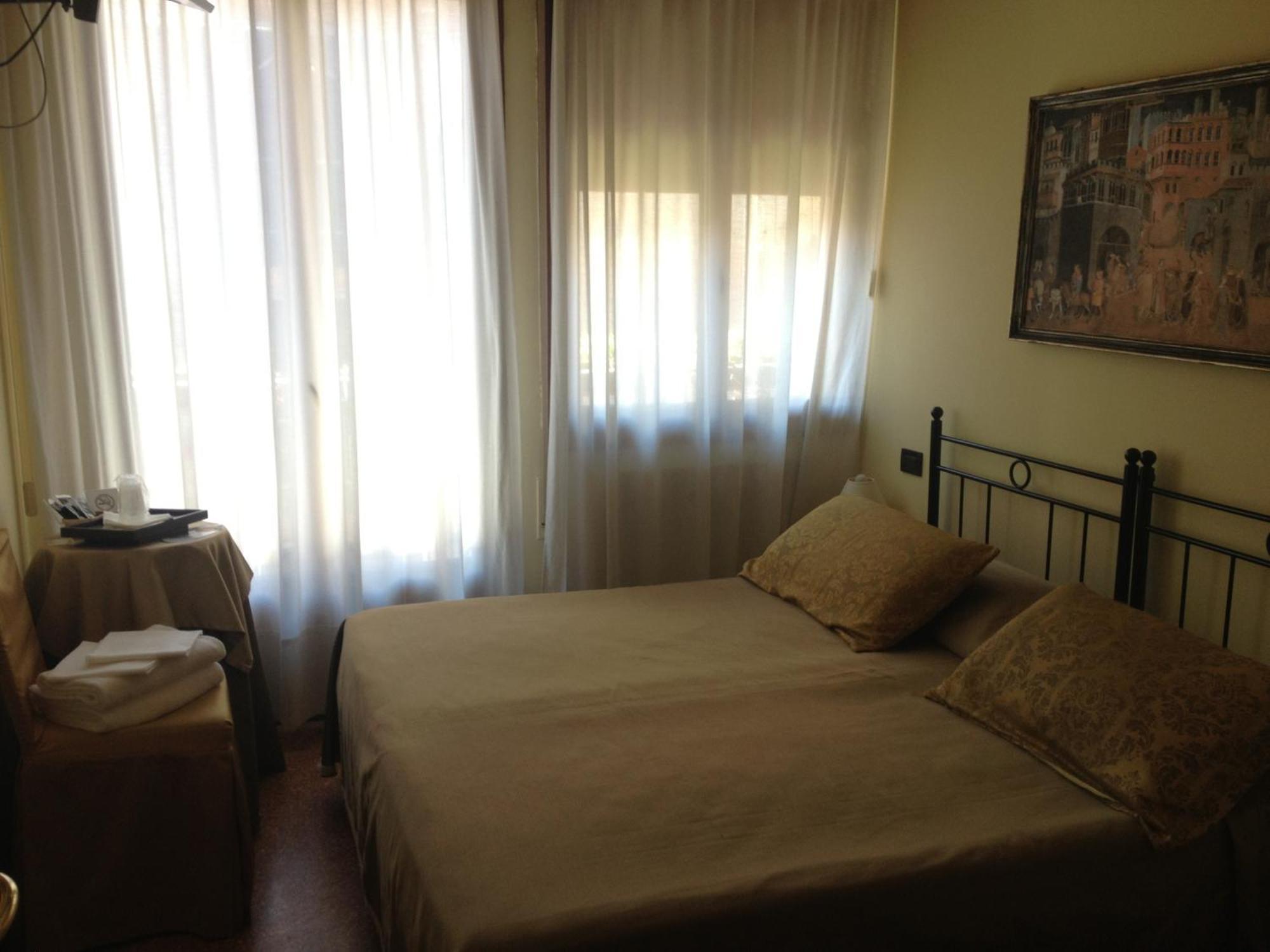 Double Room Private External Bathroom