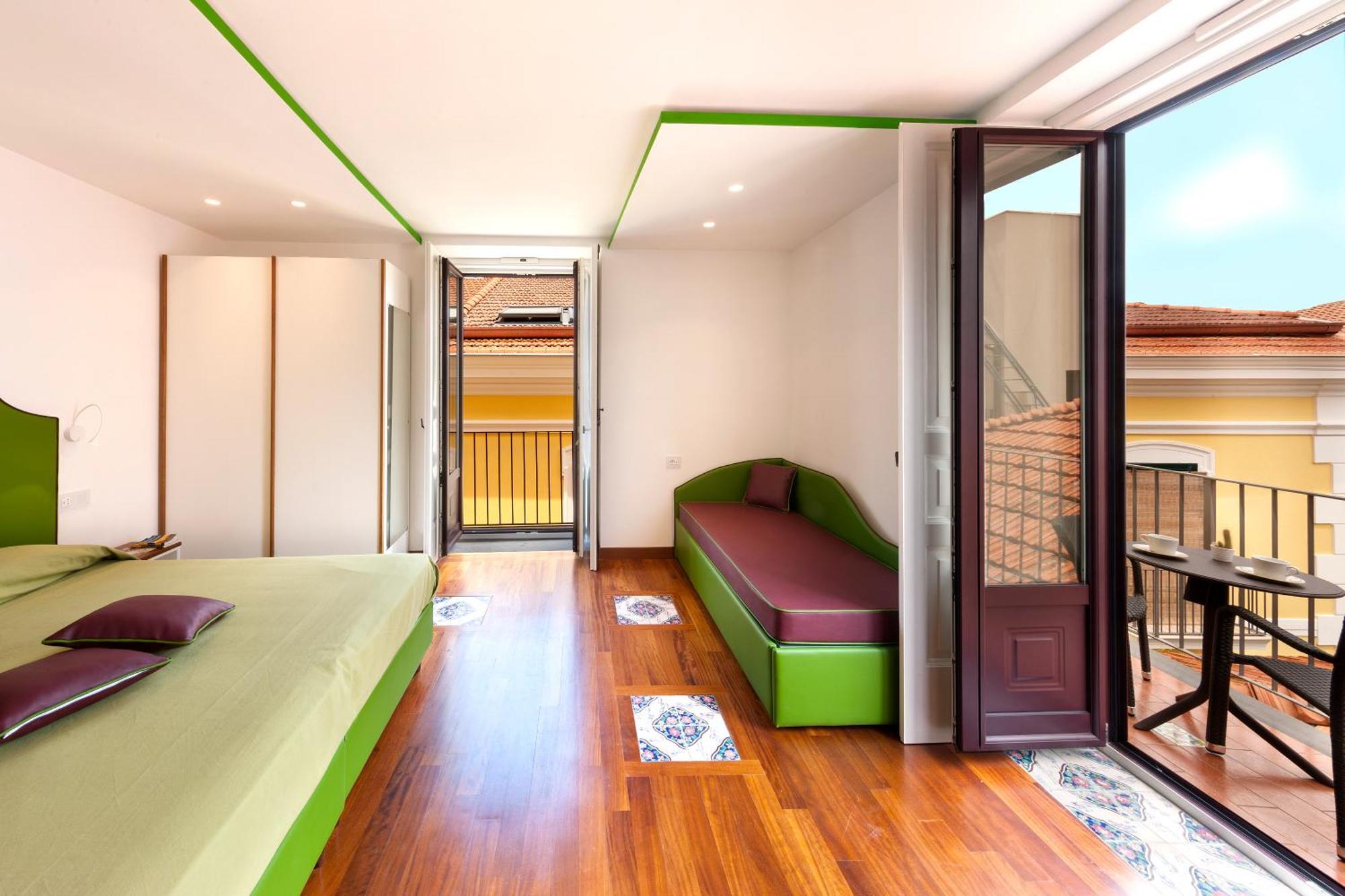 Classic Quadruple Room Terrace