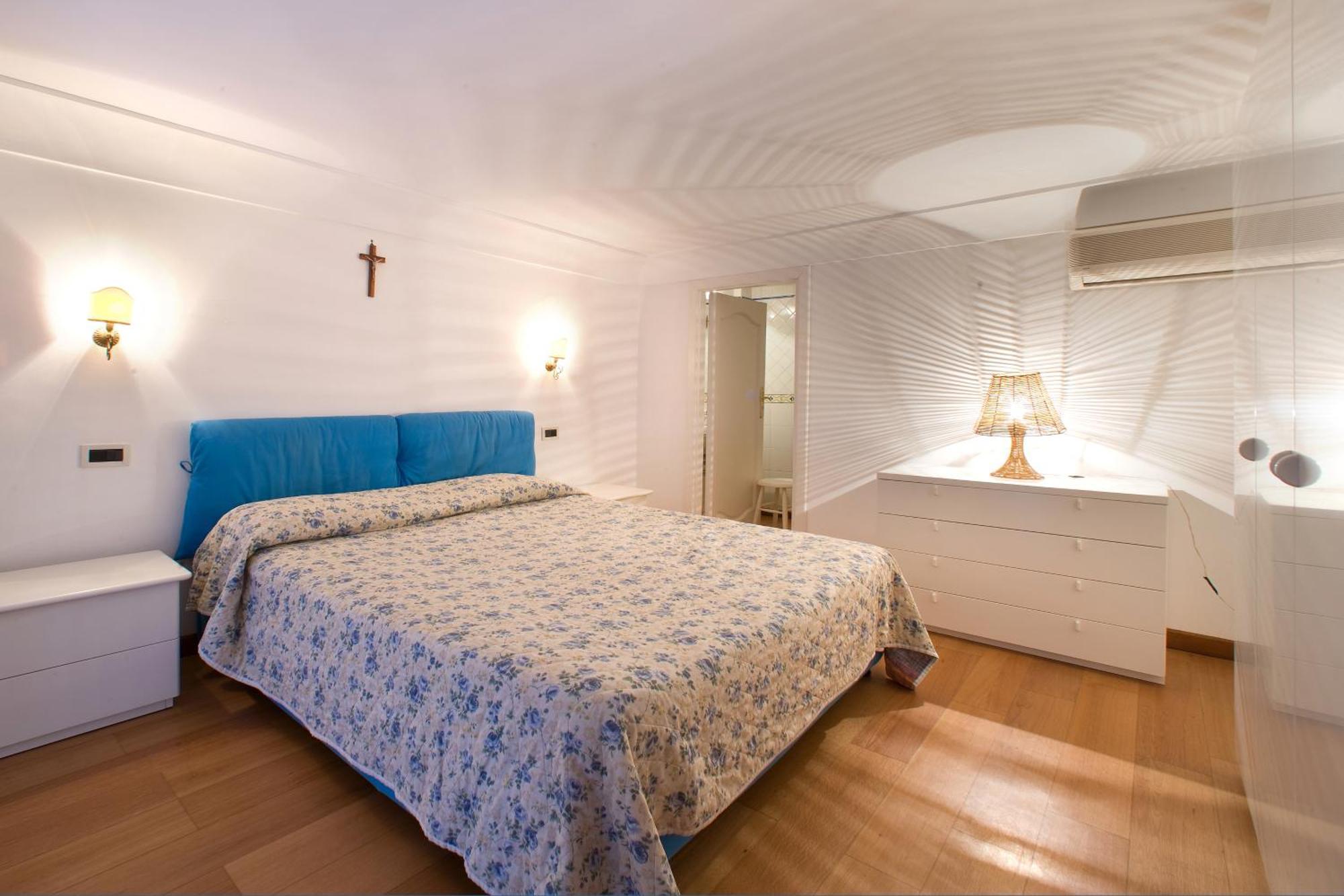 One-Bedroom Apartment Sea View