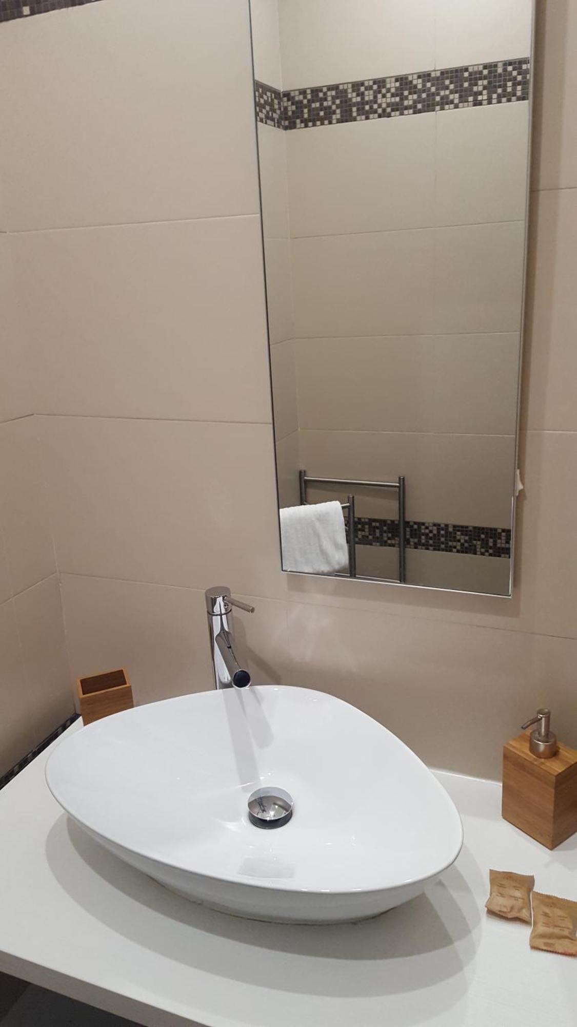 Deluxe Queen Suite