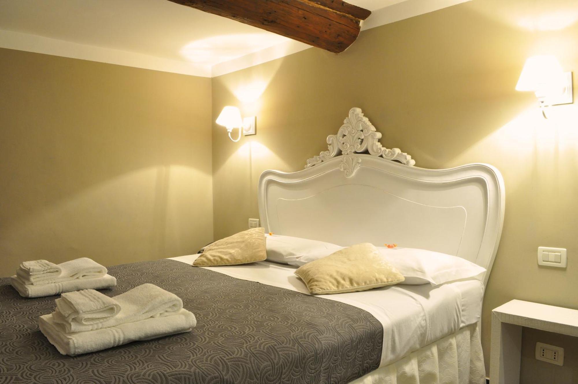 Quadruple Room Split Level