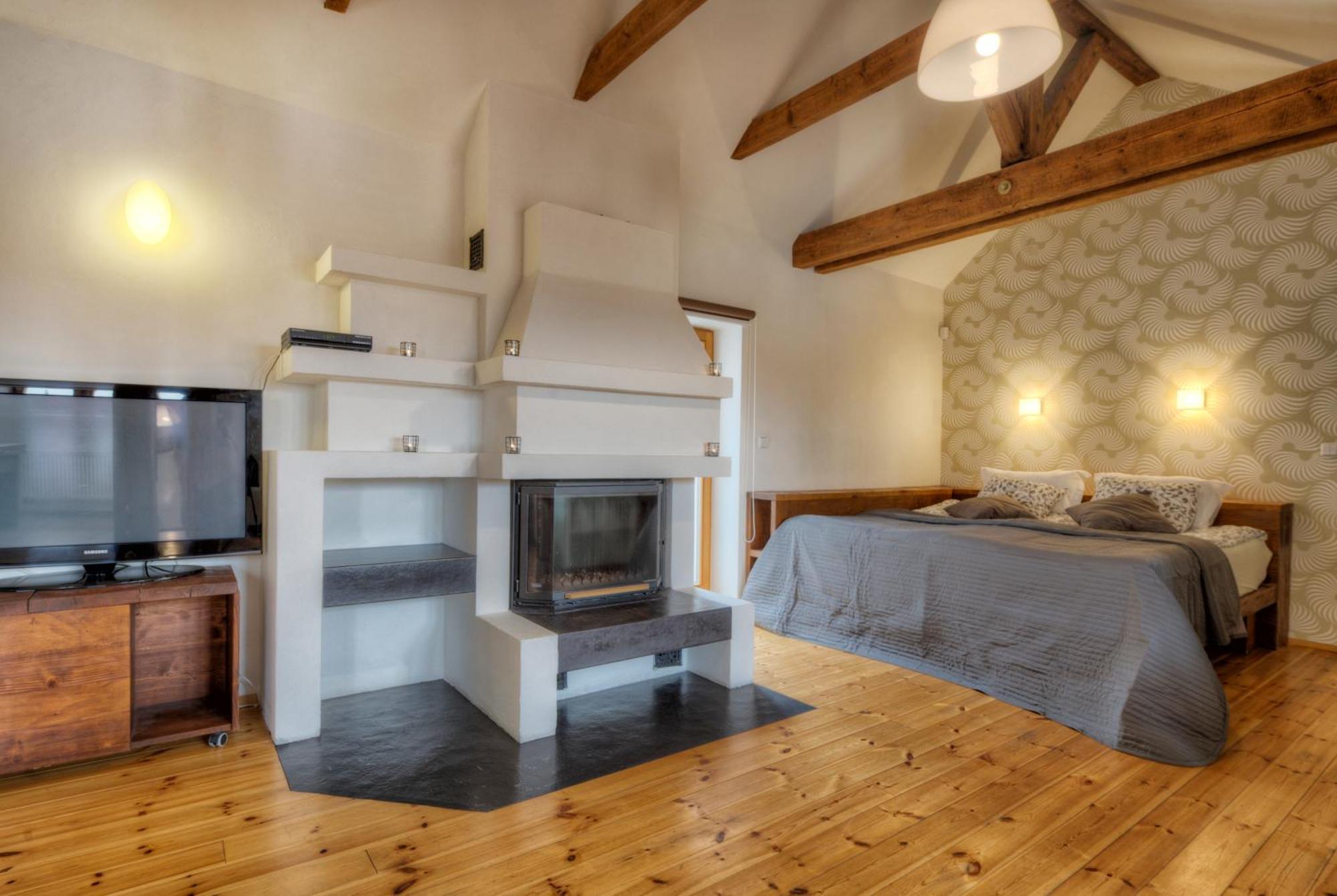 Attic Apartment Old Town View