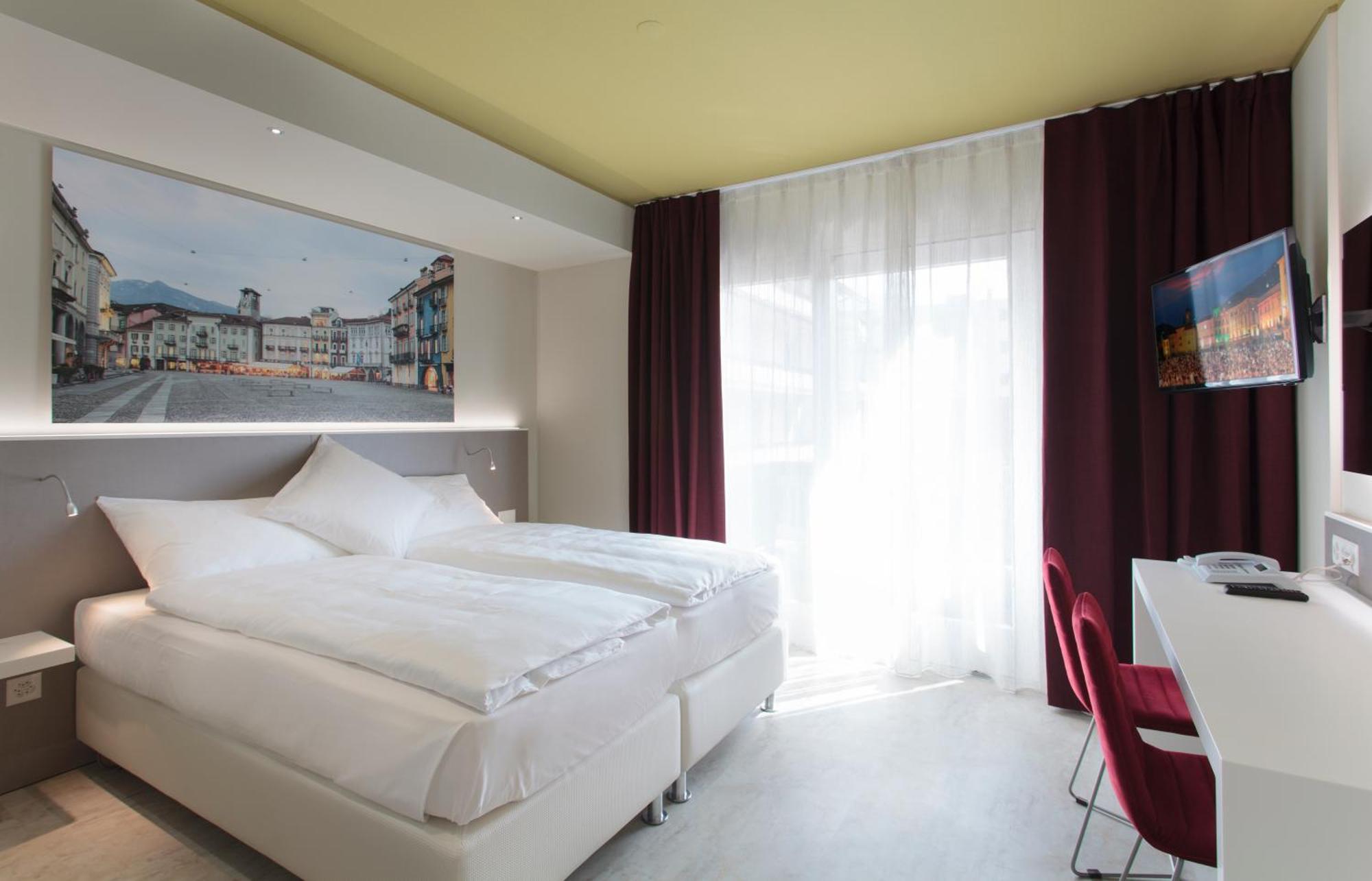 Modern Double Room,824254682:JPEG