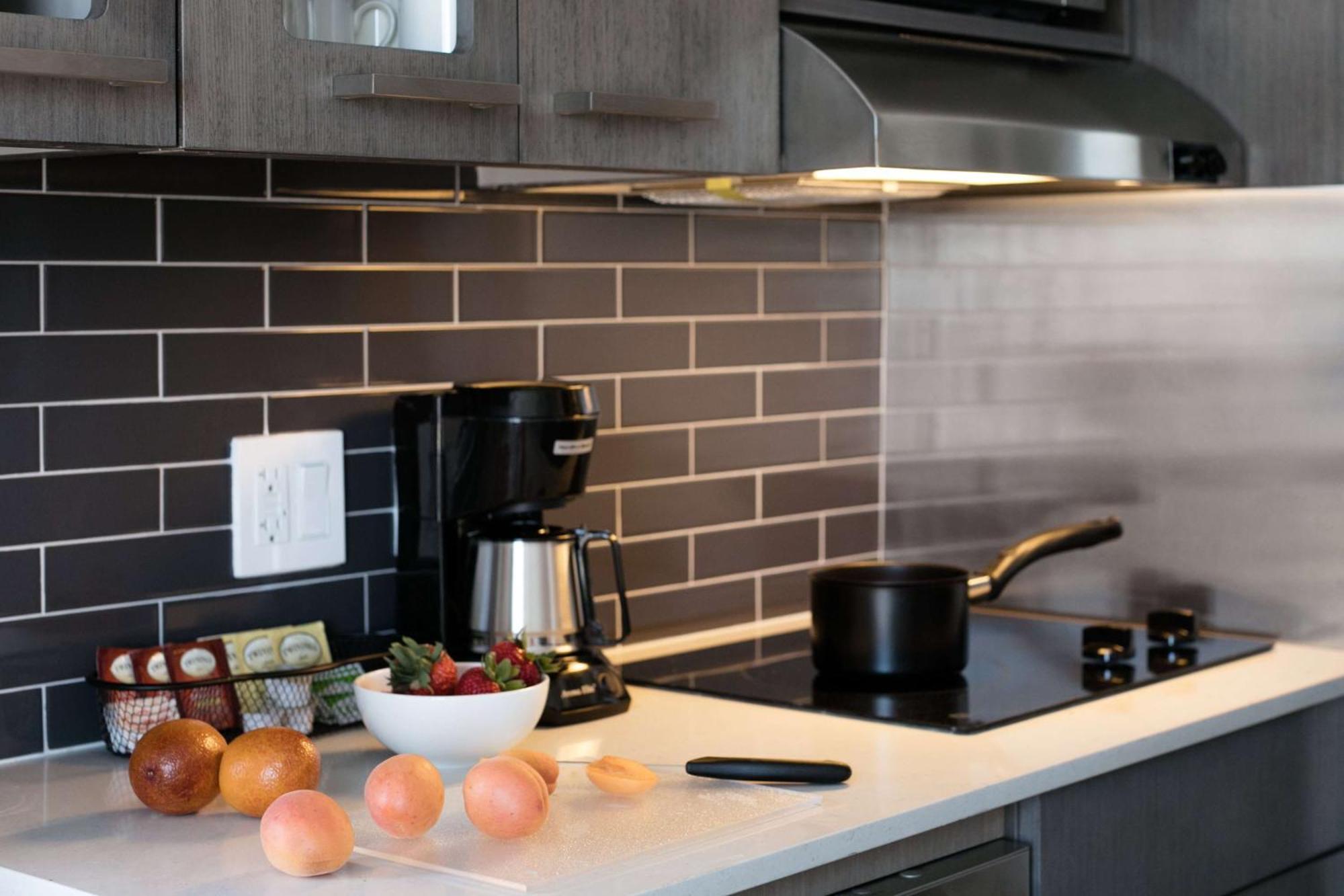 King Studio Suite Kitchen