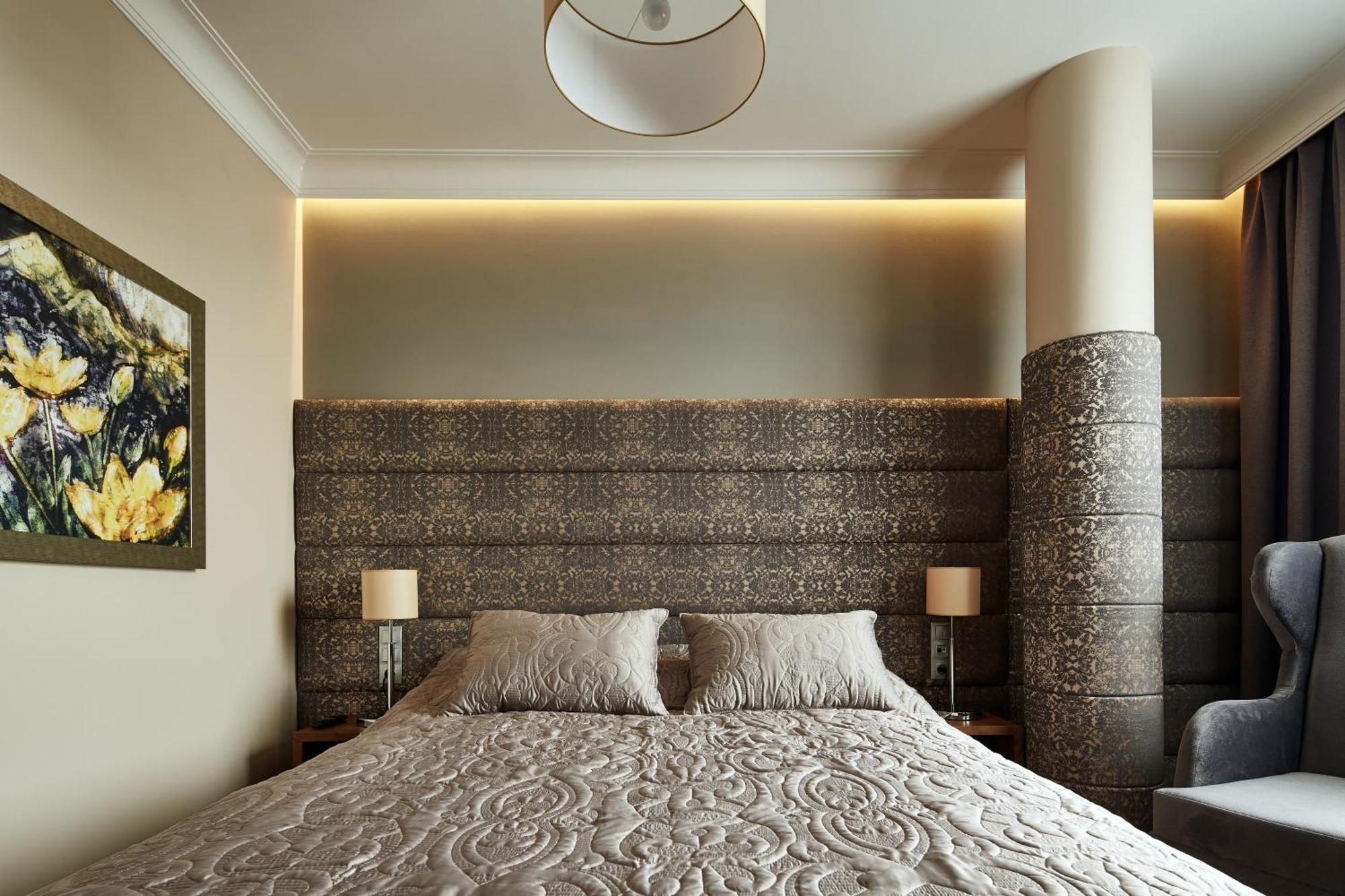 Luxury One-Bedroom Apartment