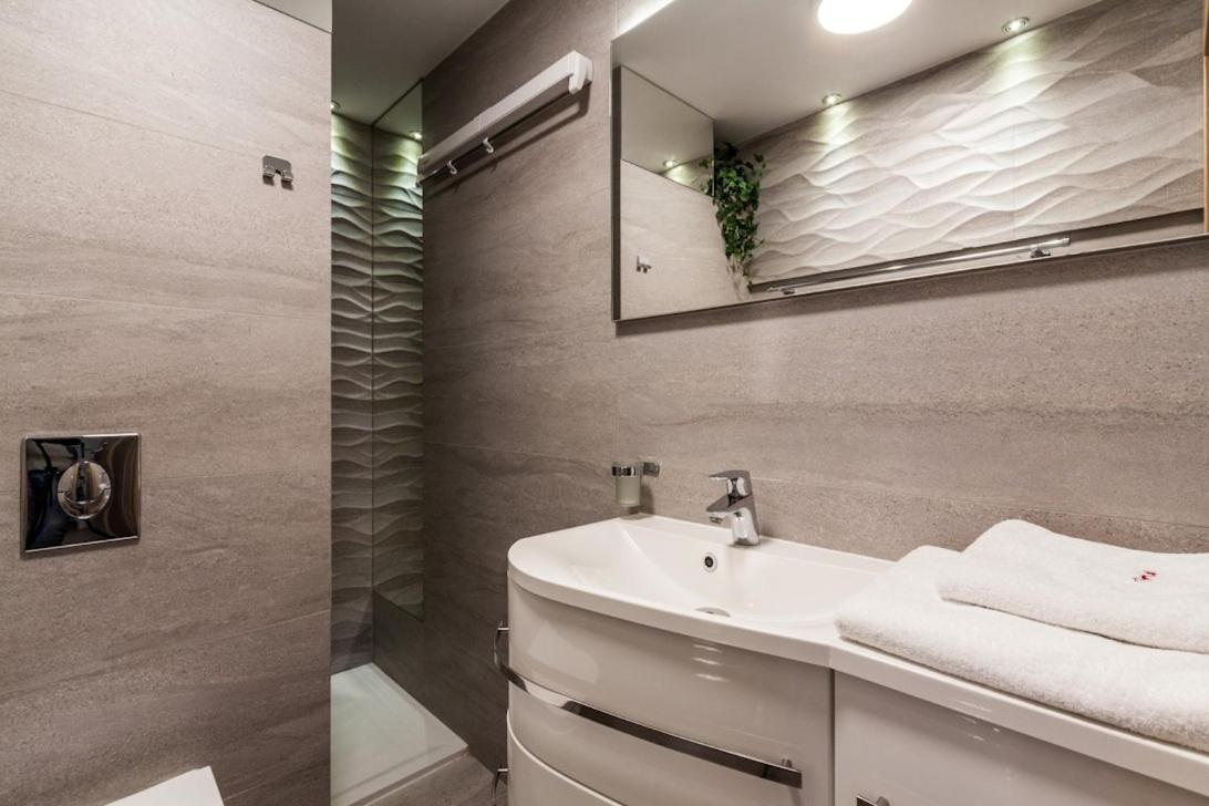 Luxury Apartment Jacuzzi Sauna