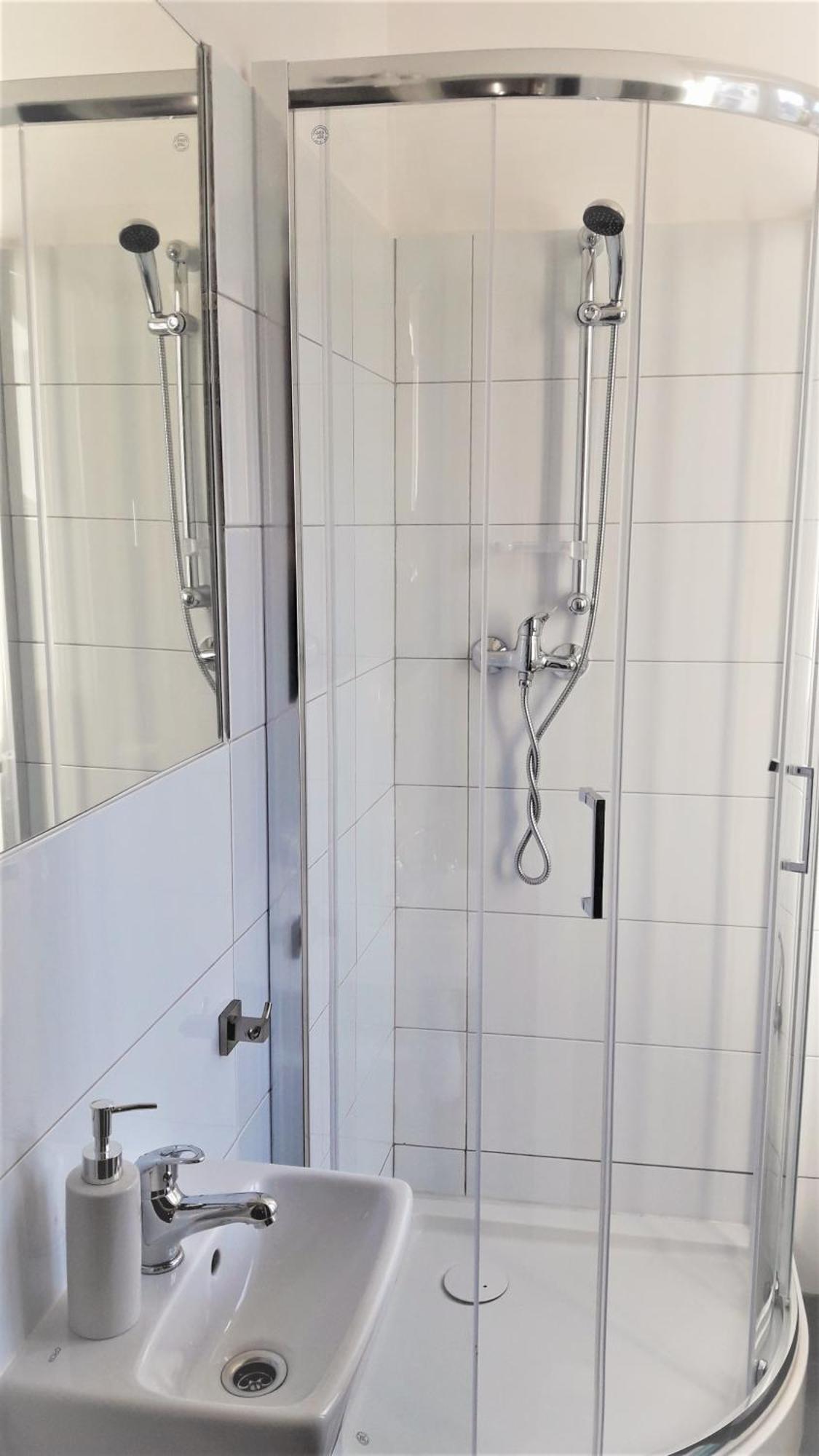 Small Double Room,979968184:JPEG