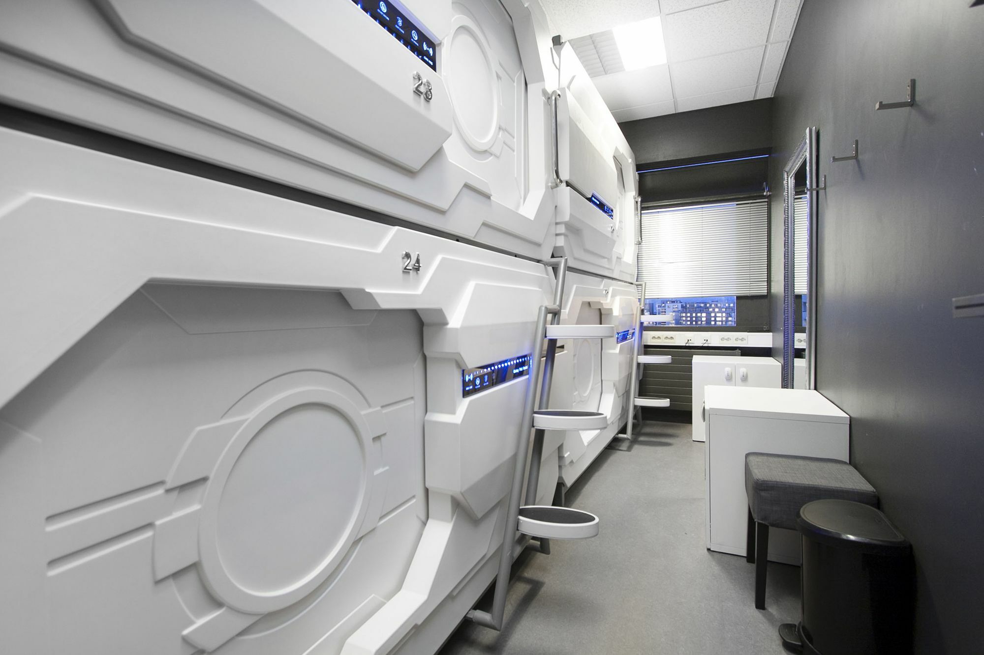 Double Capsule Bed Mixed Dormitory Room
