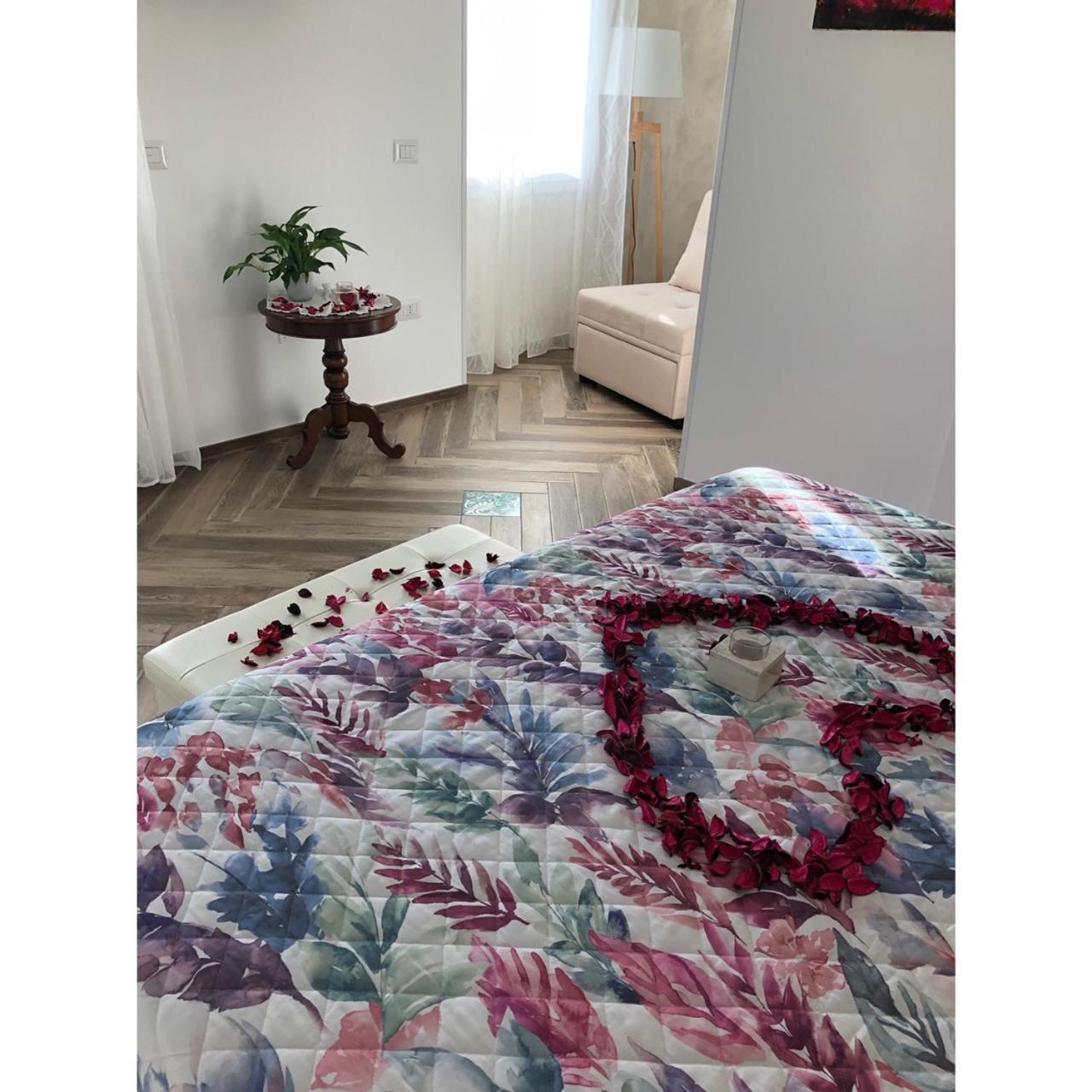 Quarto Duplo com Banheira de Hidromassagem e Vista do Mar
