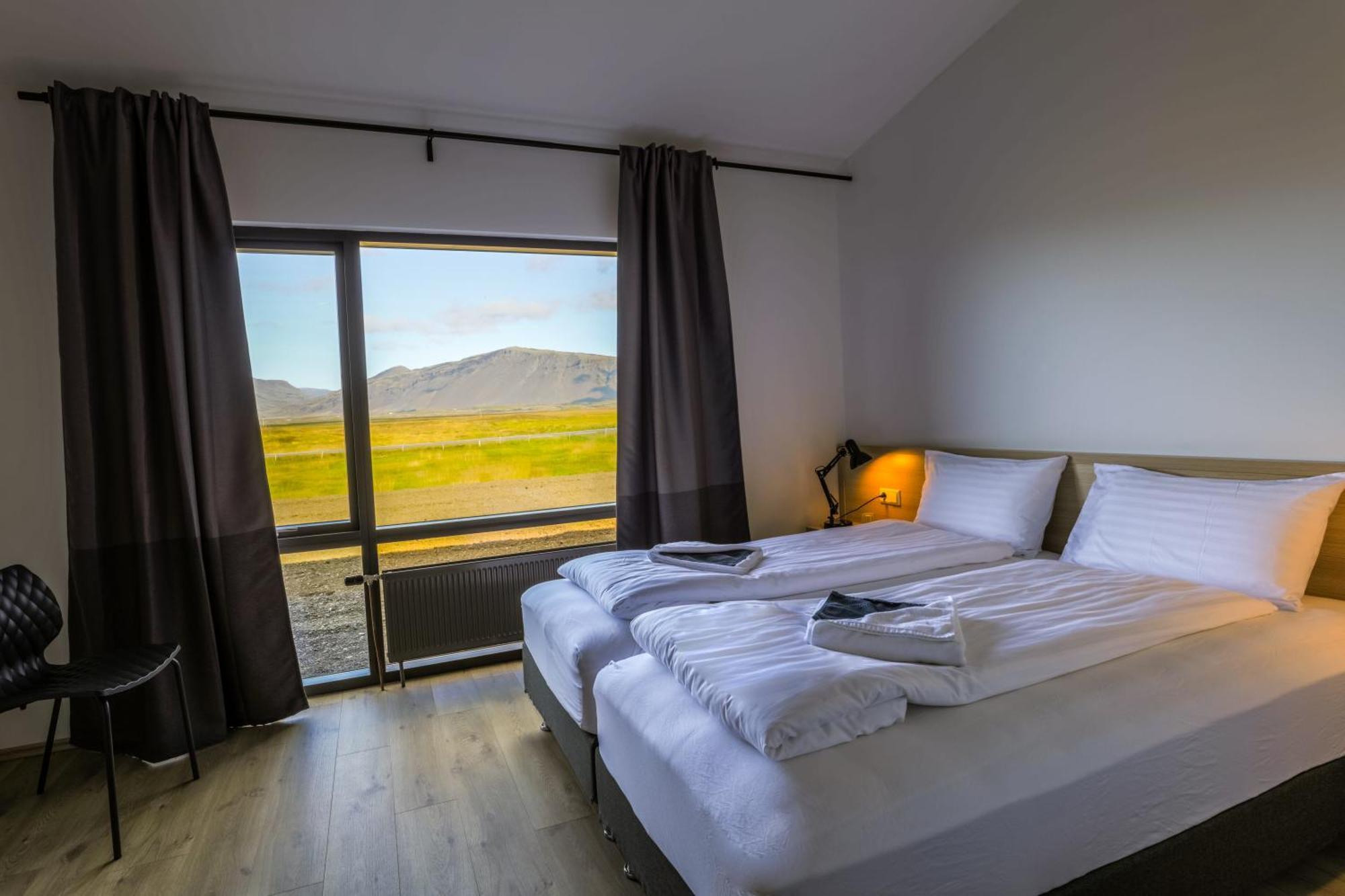 Deluxe Double or Twin Room Glacier Mountain View