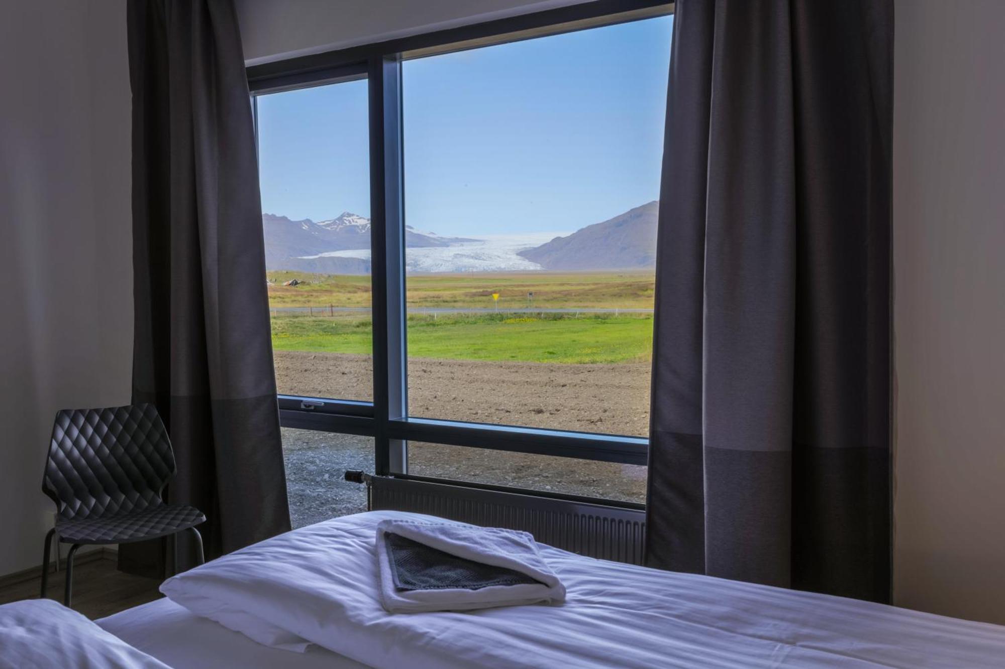 Deluxe Double or Twin Room Glacier Mountain View