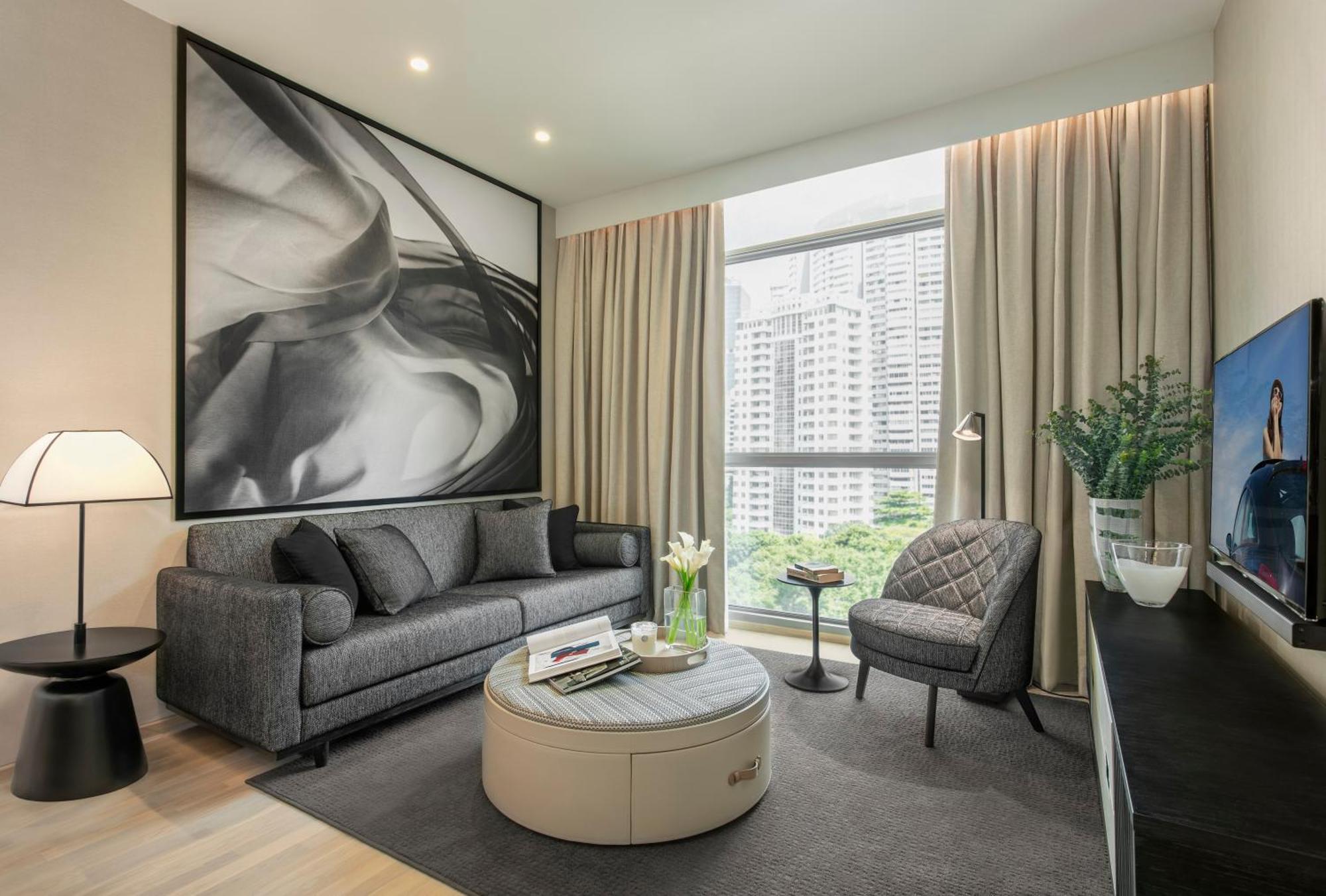 Deluxe One-Bedroom Suite