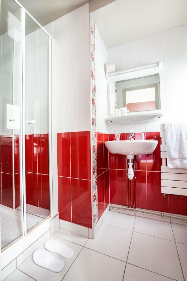Superior Double Room bath garden view