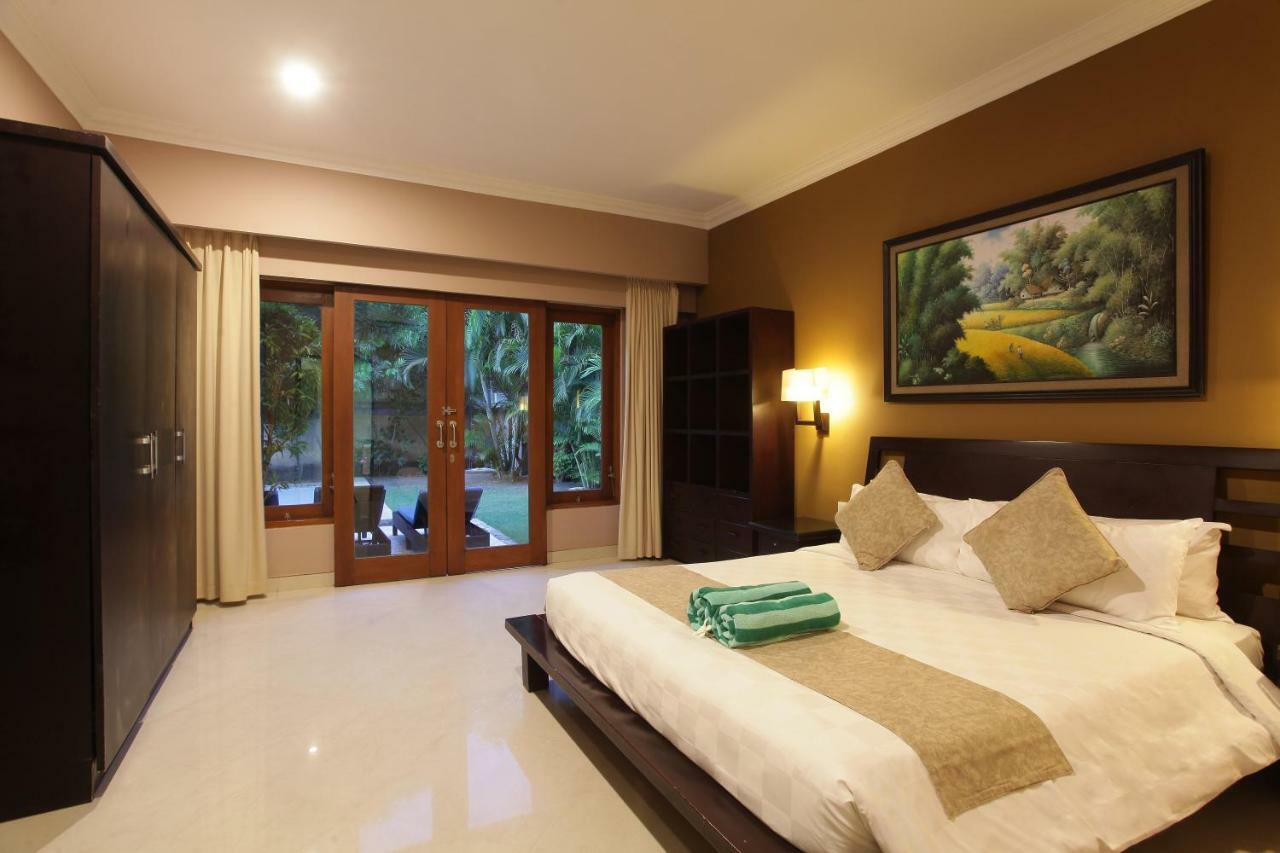 Villa com Piscina Privada