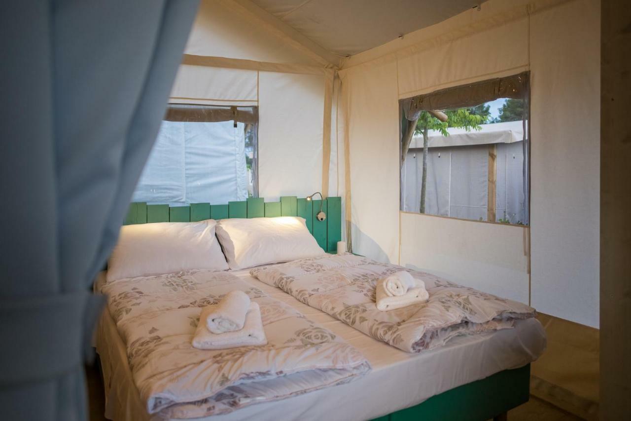 Family Three-Bedroom Tent Terrace