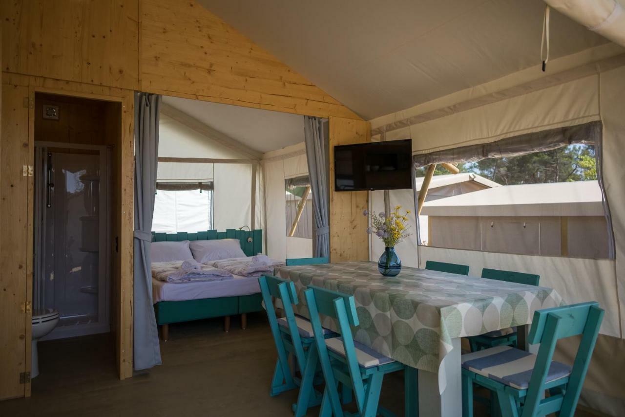 Family Three-Bedroom Tent Terrace