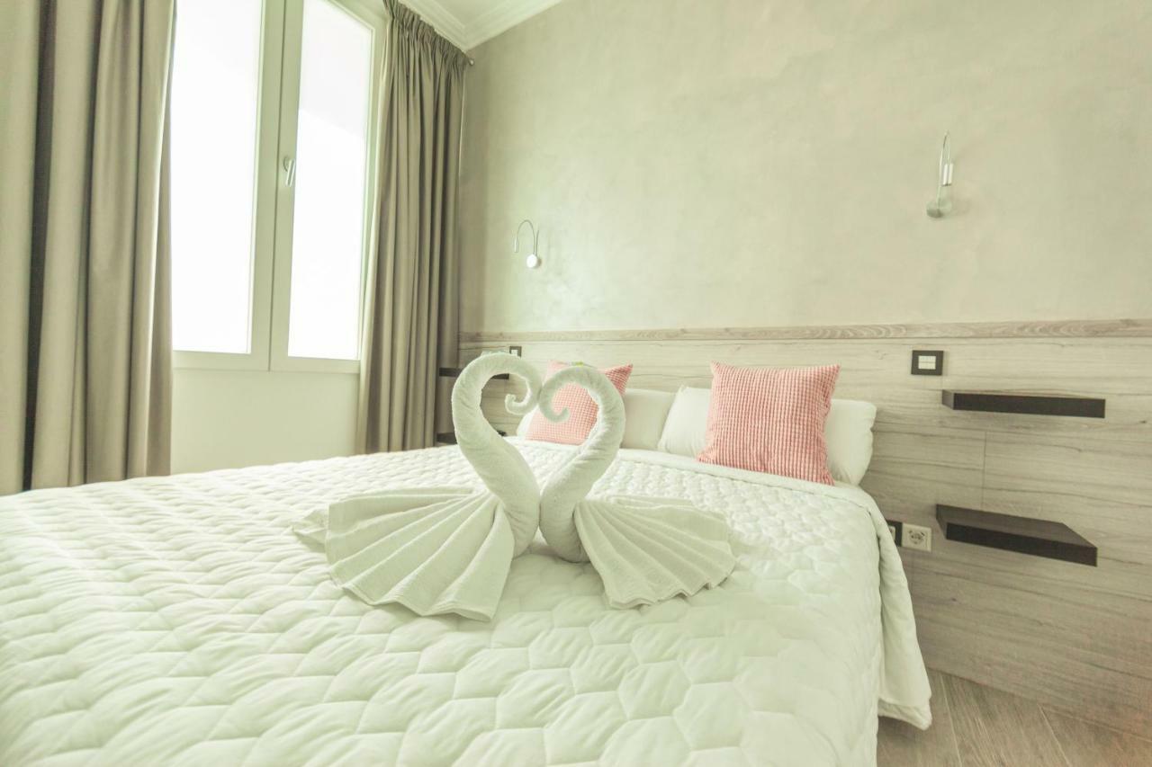 Interior Small Double Room