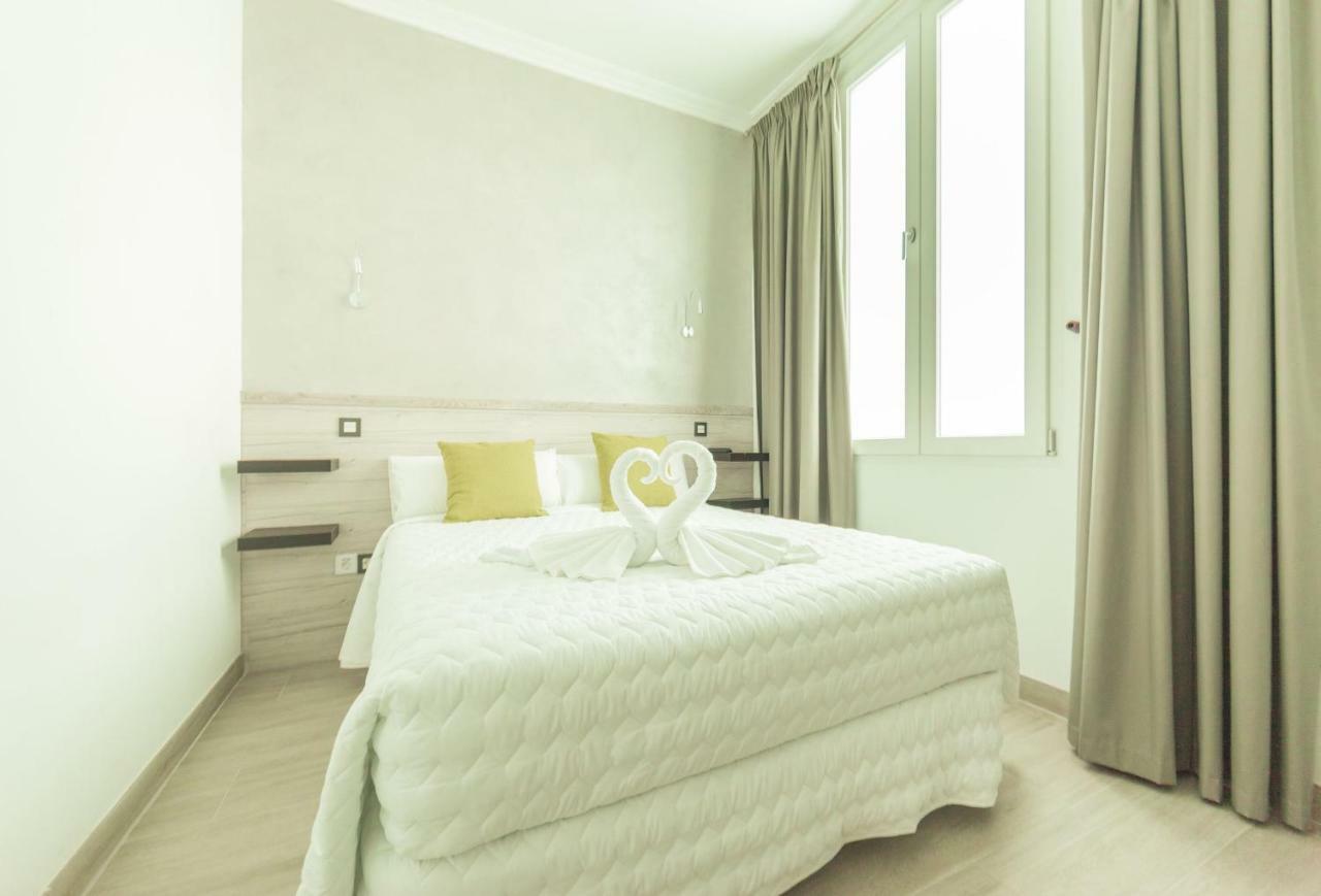 Interior Small Double Room