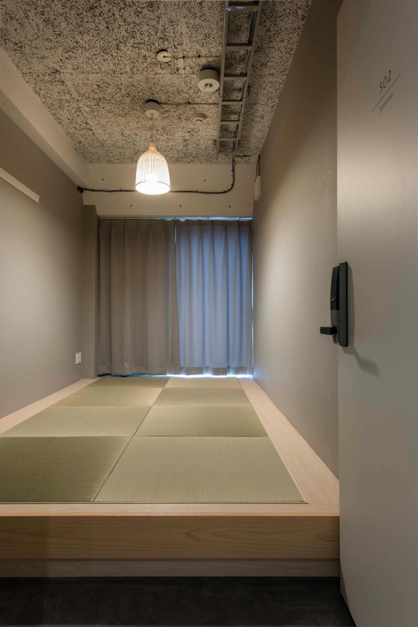 Chambre de Style Japonais avec Salle de Bains Commune