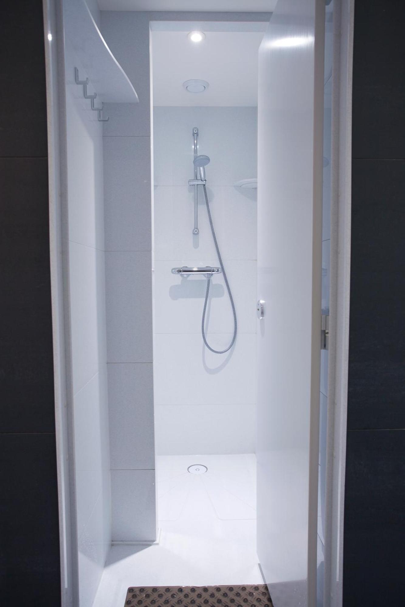 Cama en Habitación Compartida Mixta de 4 camas con baño compartido externo