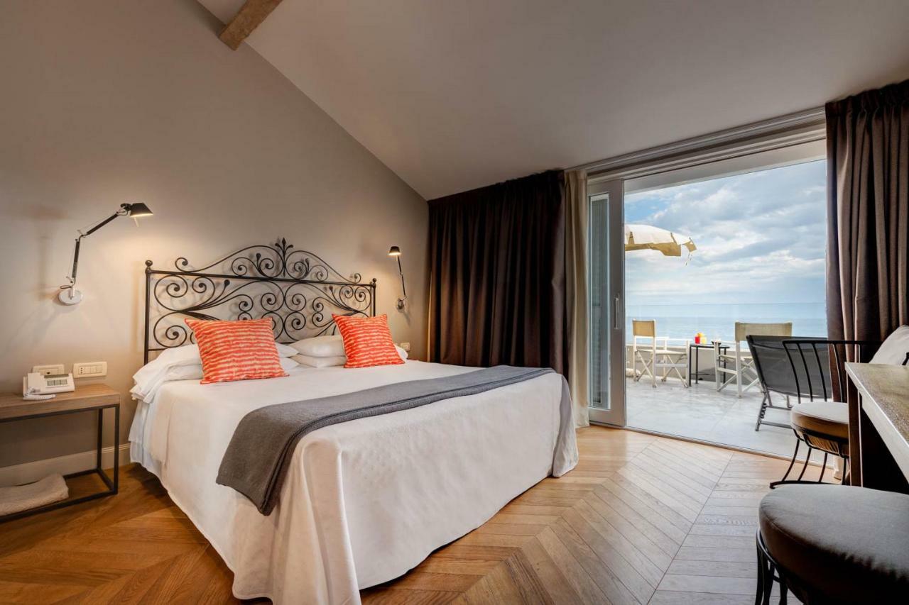 Deluxe Double or Twin Room Sea View