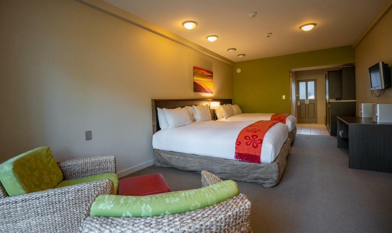 Standard Twin Room one King one Queen Bed