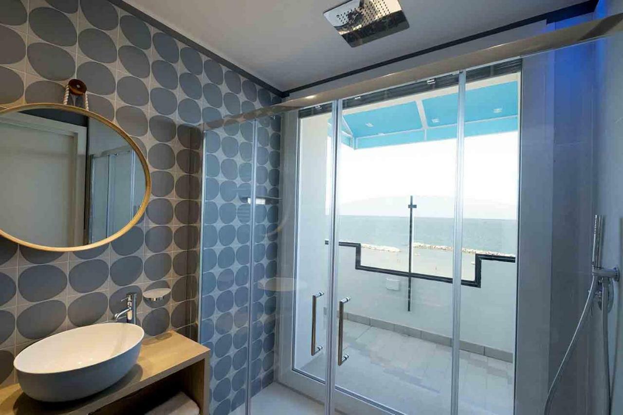 King Room Spa Bath