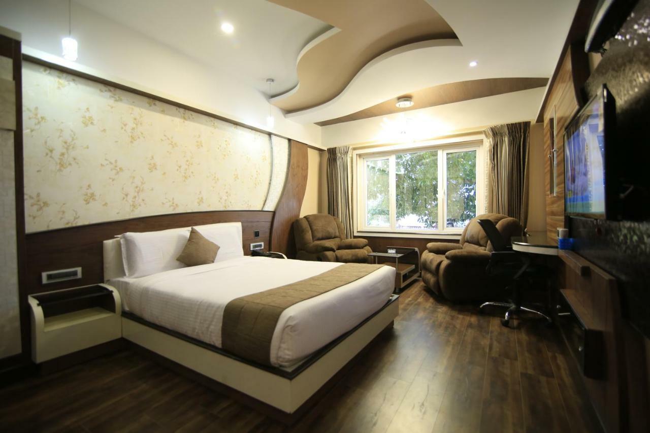 Queen Suite