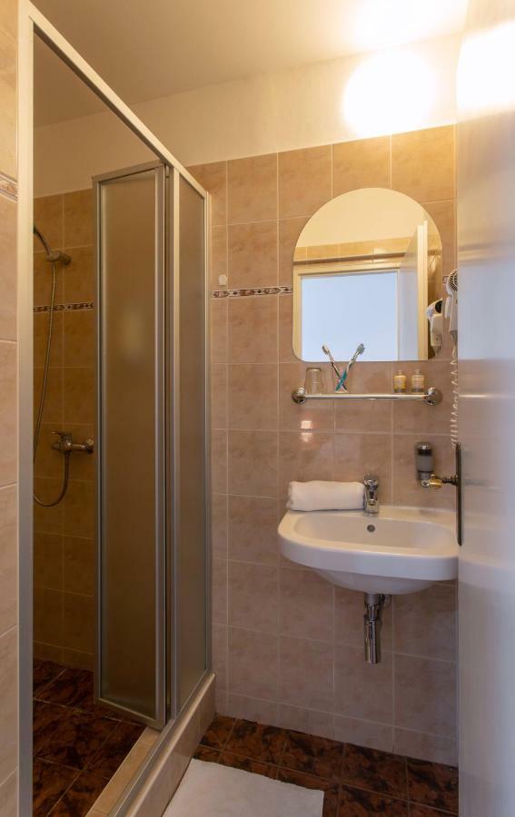 Chambre Simple avec Salle de Bains