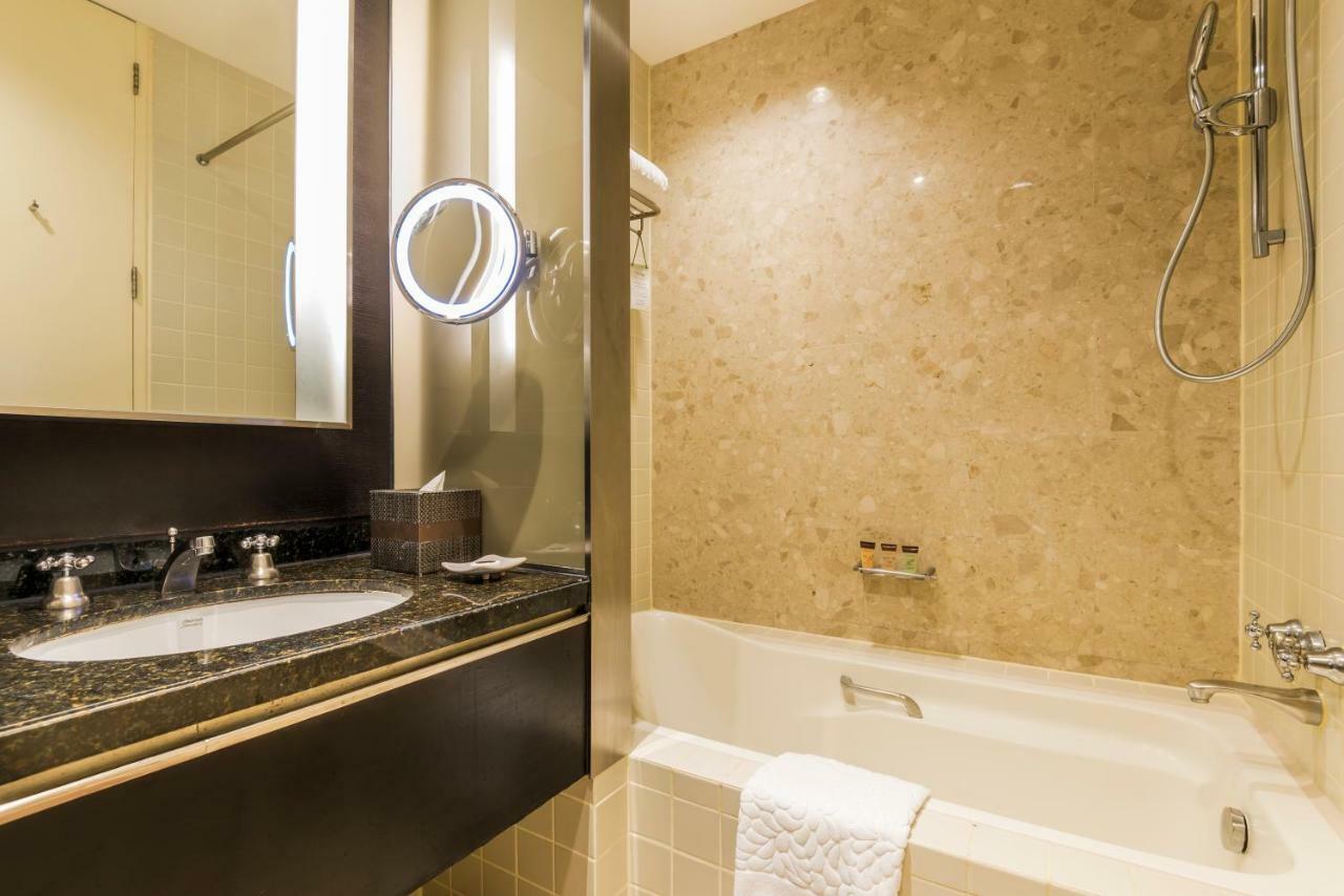 Grand Deluxe King Room