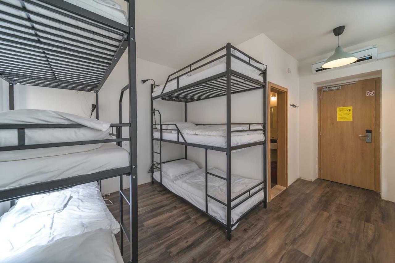 Bed 6-Bed Mixed Dormitory Room