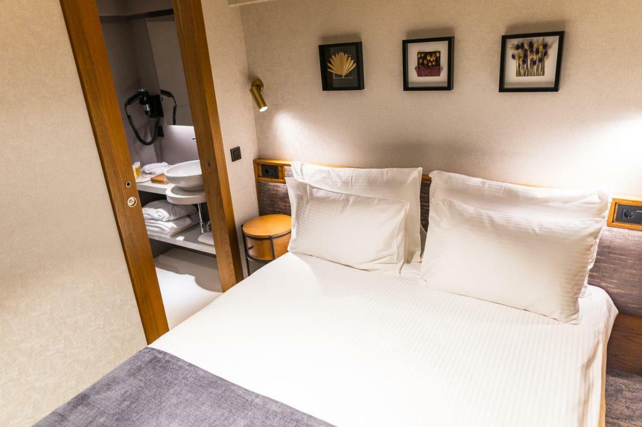 Single Room No Window