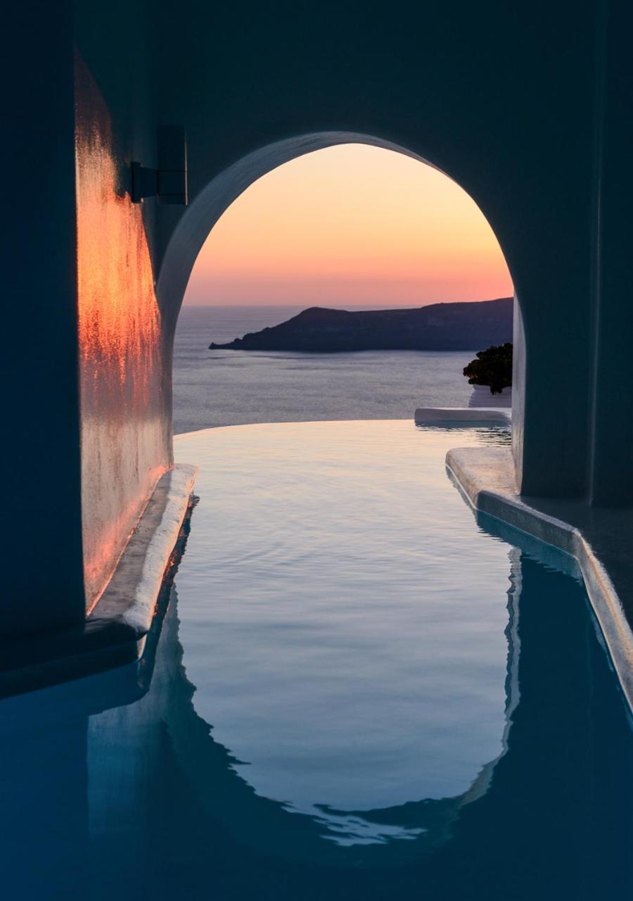 Honeymoon Suite,1273440043:JPEG