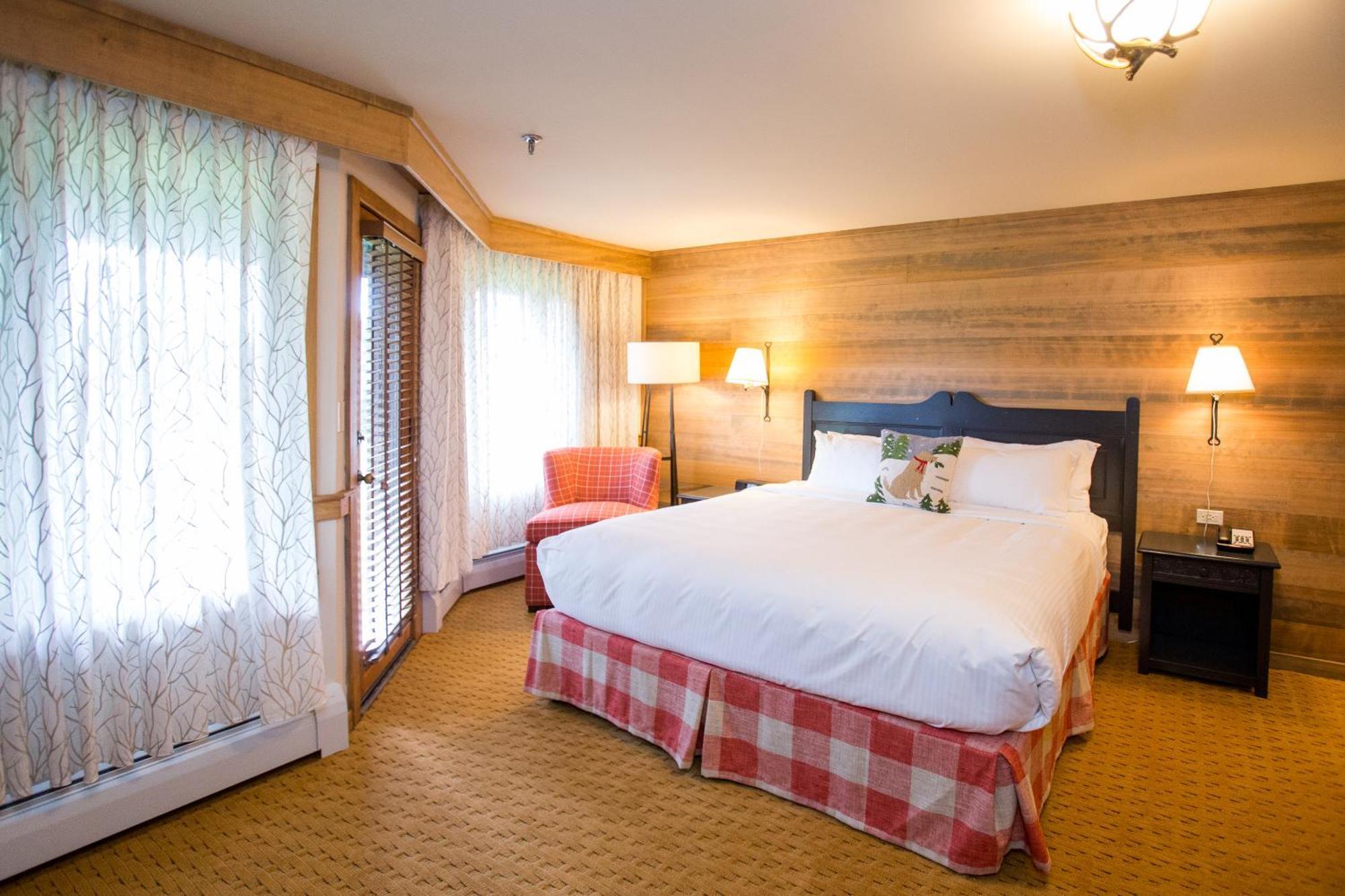 Zimmer Edelweiss mit Kingsize-Bett