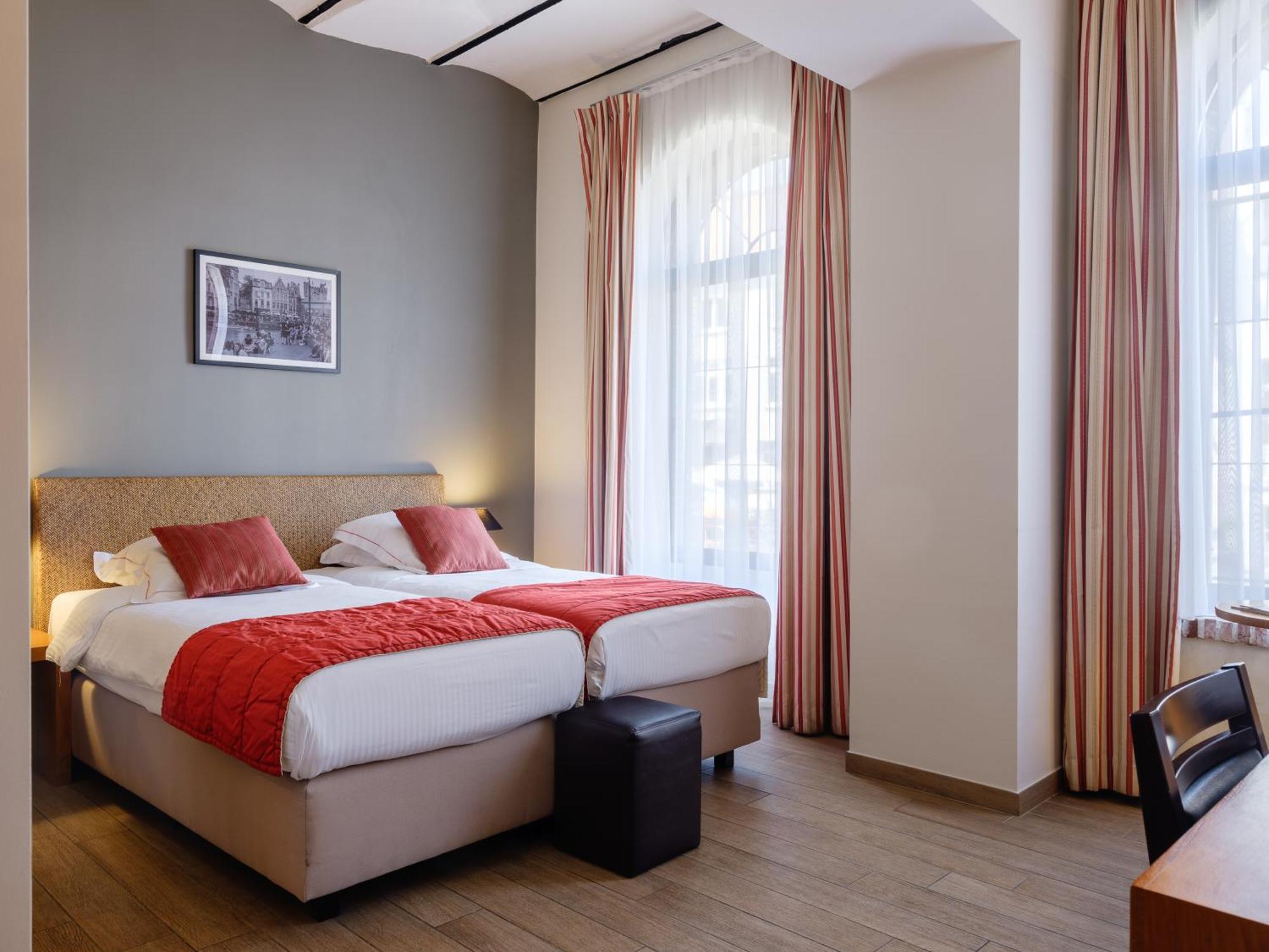 Double or Twin Room Canal View
