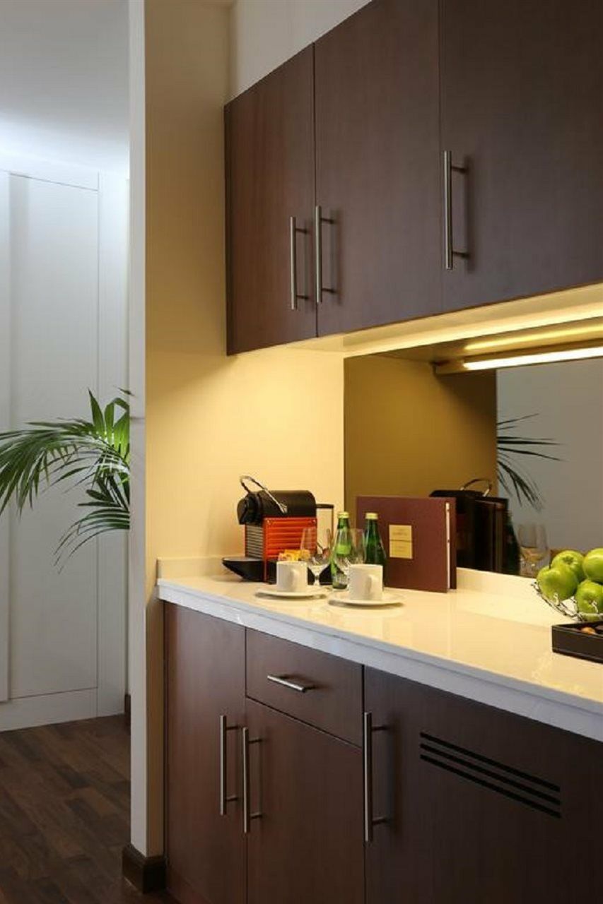 Deluxe Zimmer – kostenloser Transfer zur Mall of the Emirates, zur Metrostation Insurance Market und zum Strand Jumeirah Beach