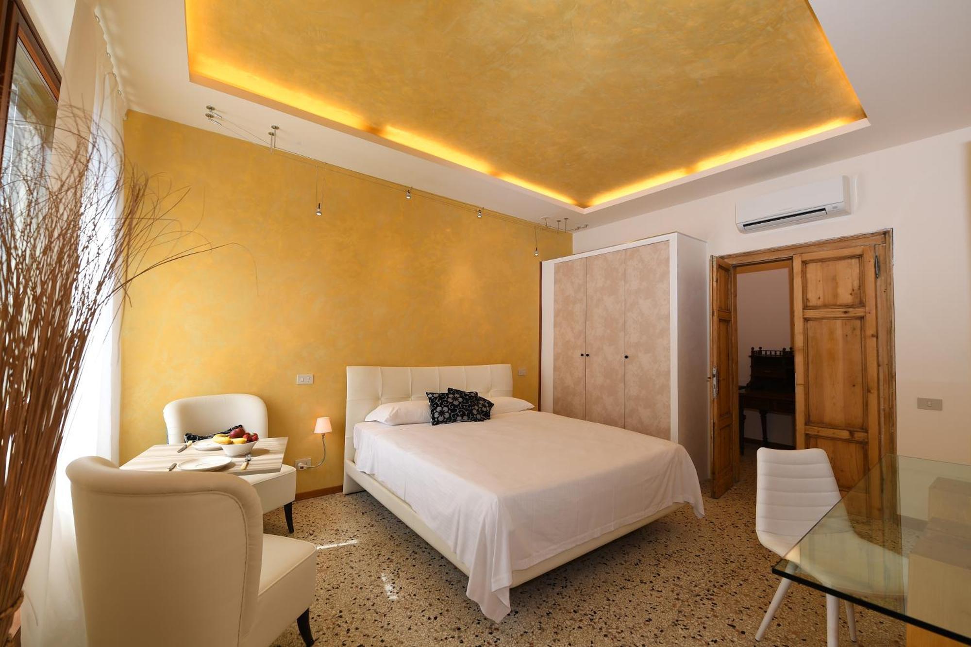 Classic Queen Room