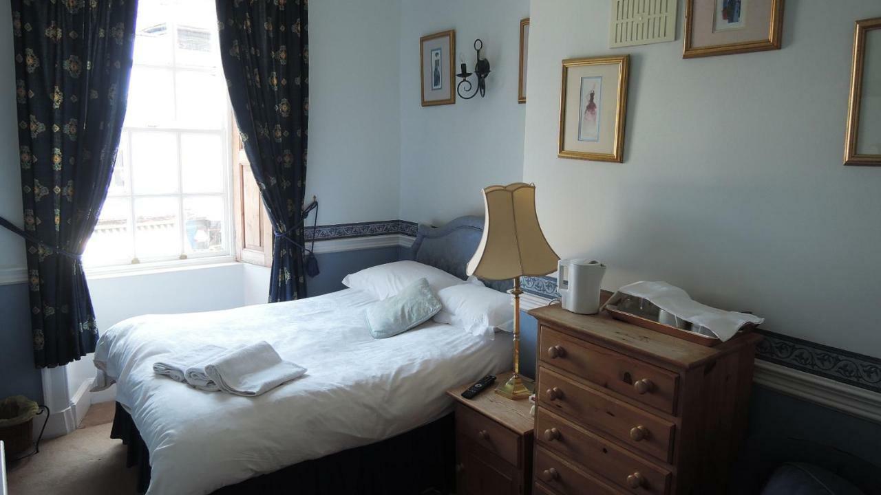 Double Room Private Bathroom