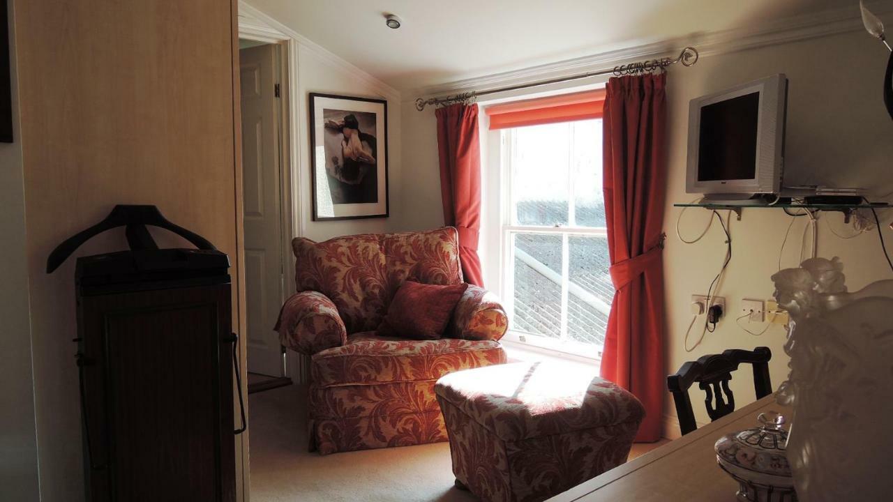 Superior King Suite