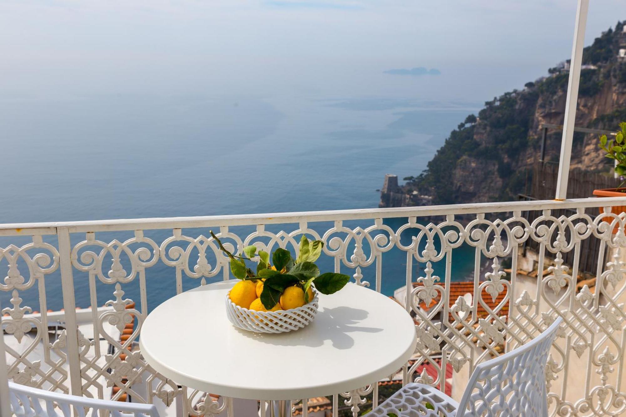 Deluxe Double Room with Balcony and Sea View