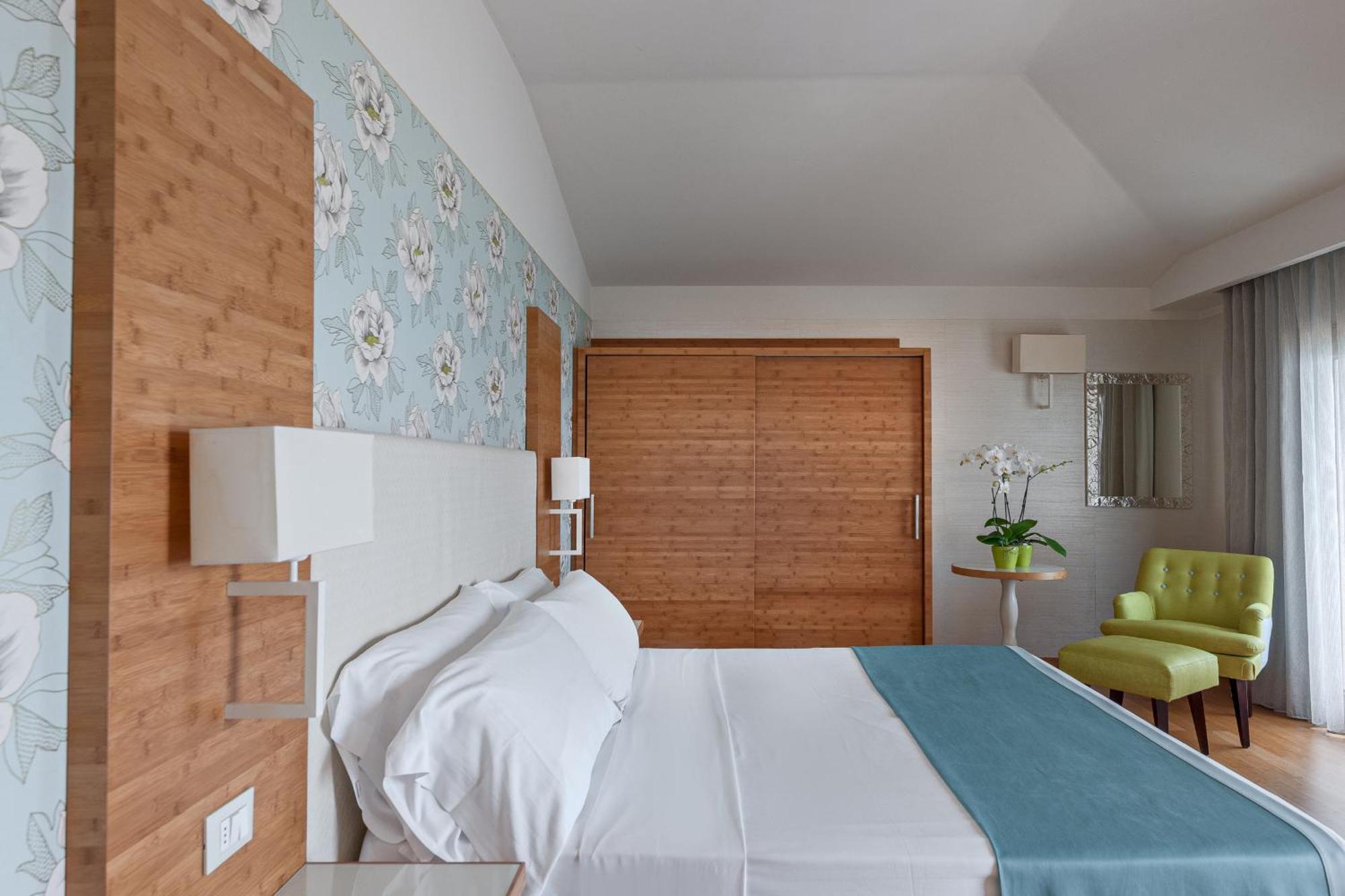 King Room Prestige Lake View