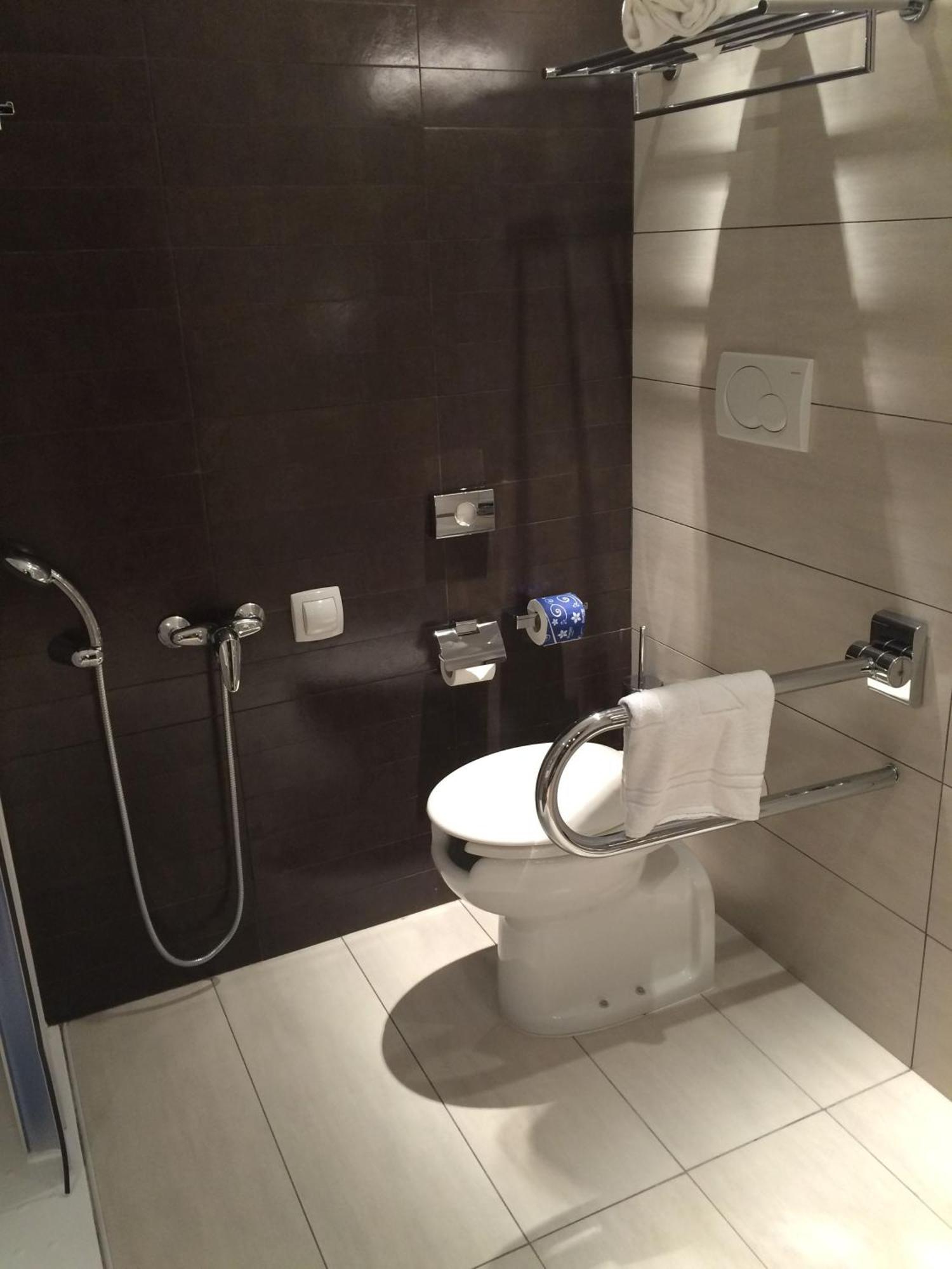 Queen Room Disability Access