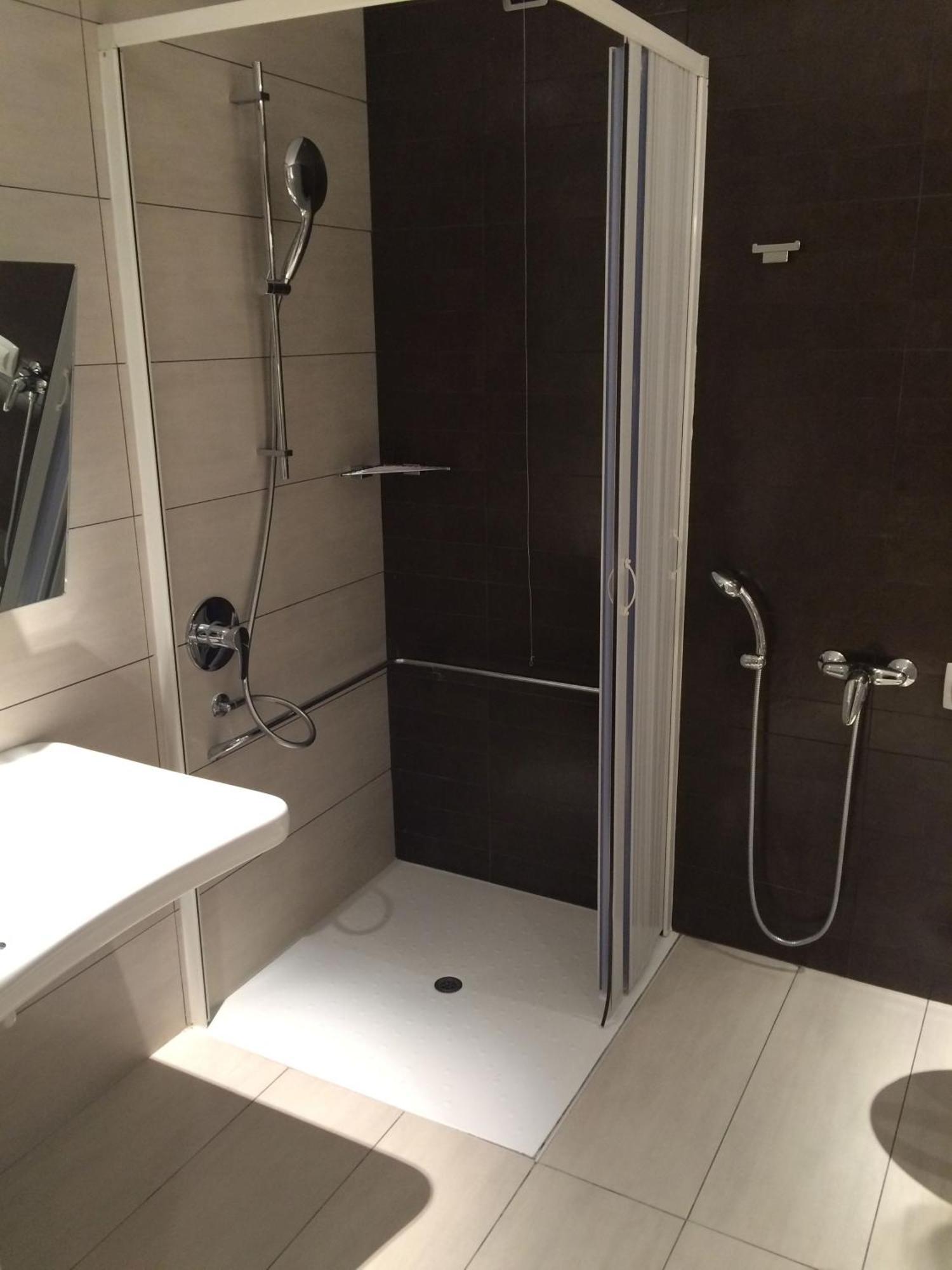Queen Room Disability Access