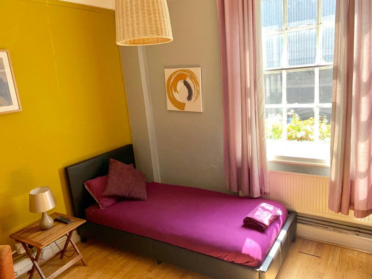 Single Room,446546877:JPEG
