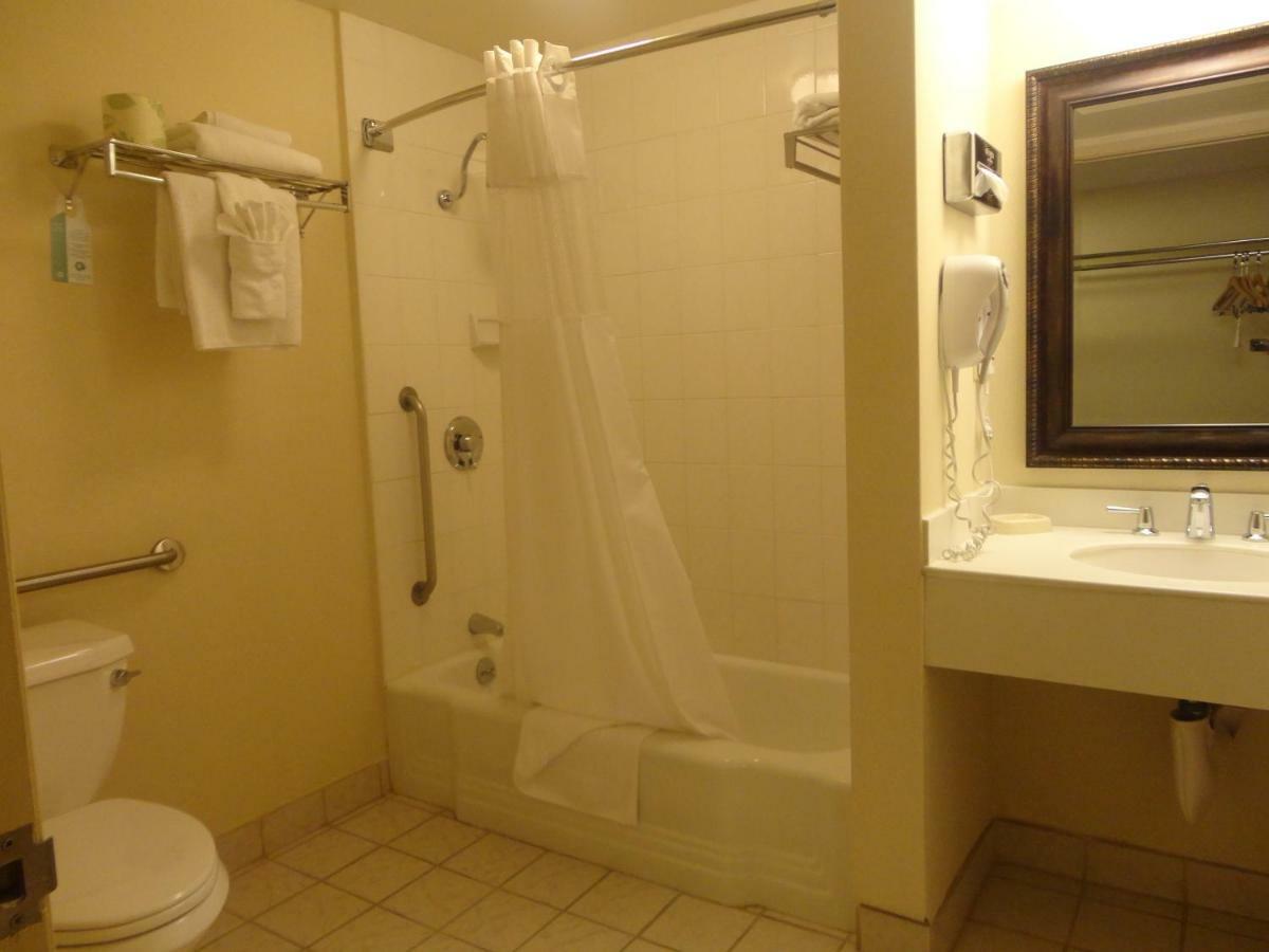 Chambre Lit Queen-size - Accessible aux Personnes à Mobilité Réduite