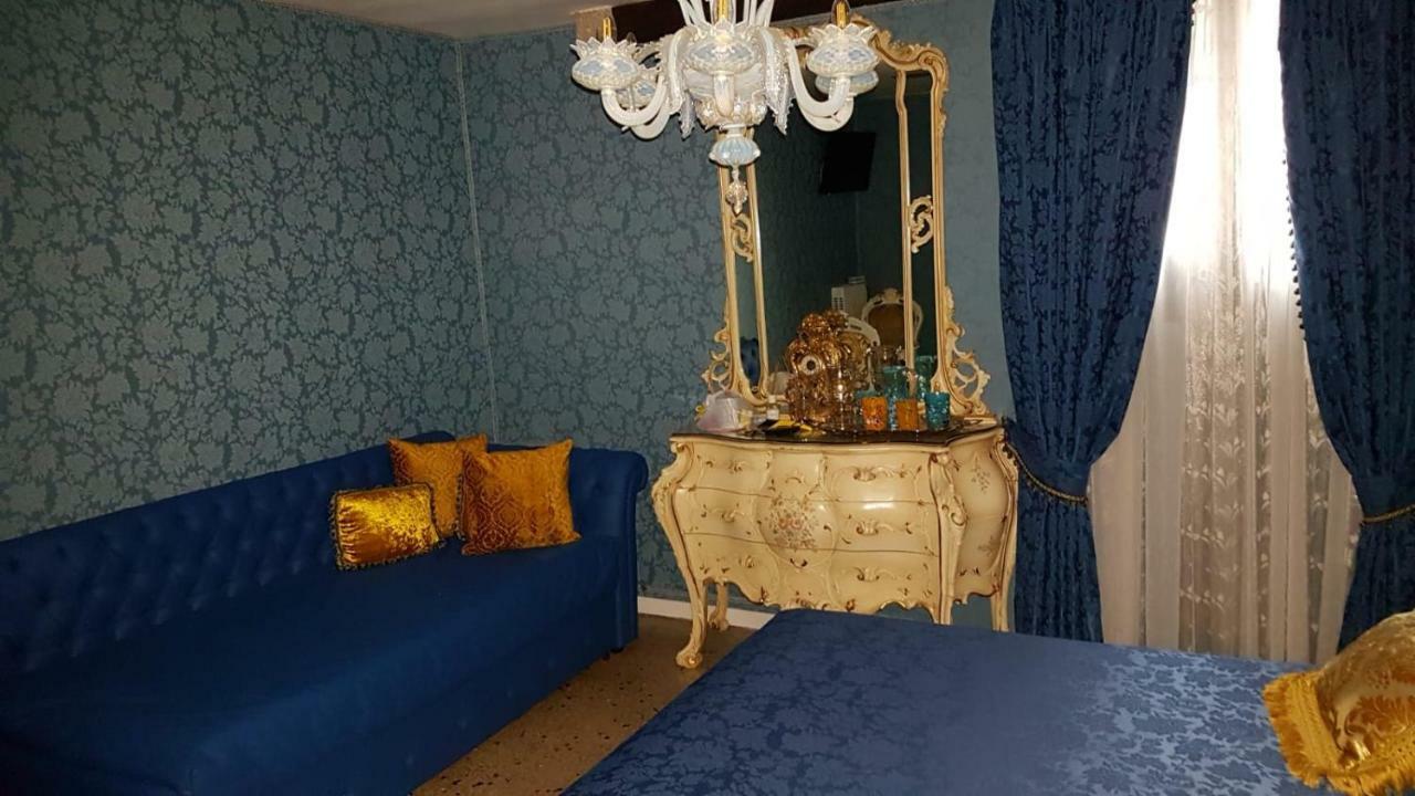 Economy Double Room Private External Bathroom